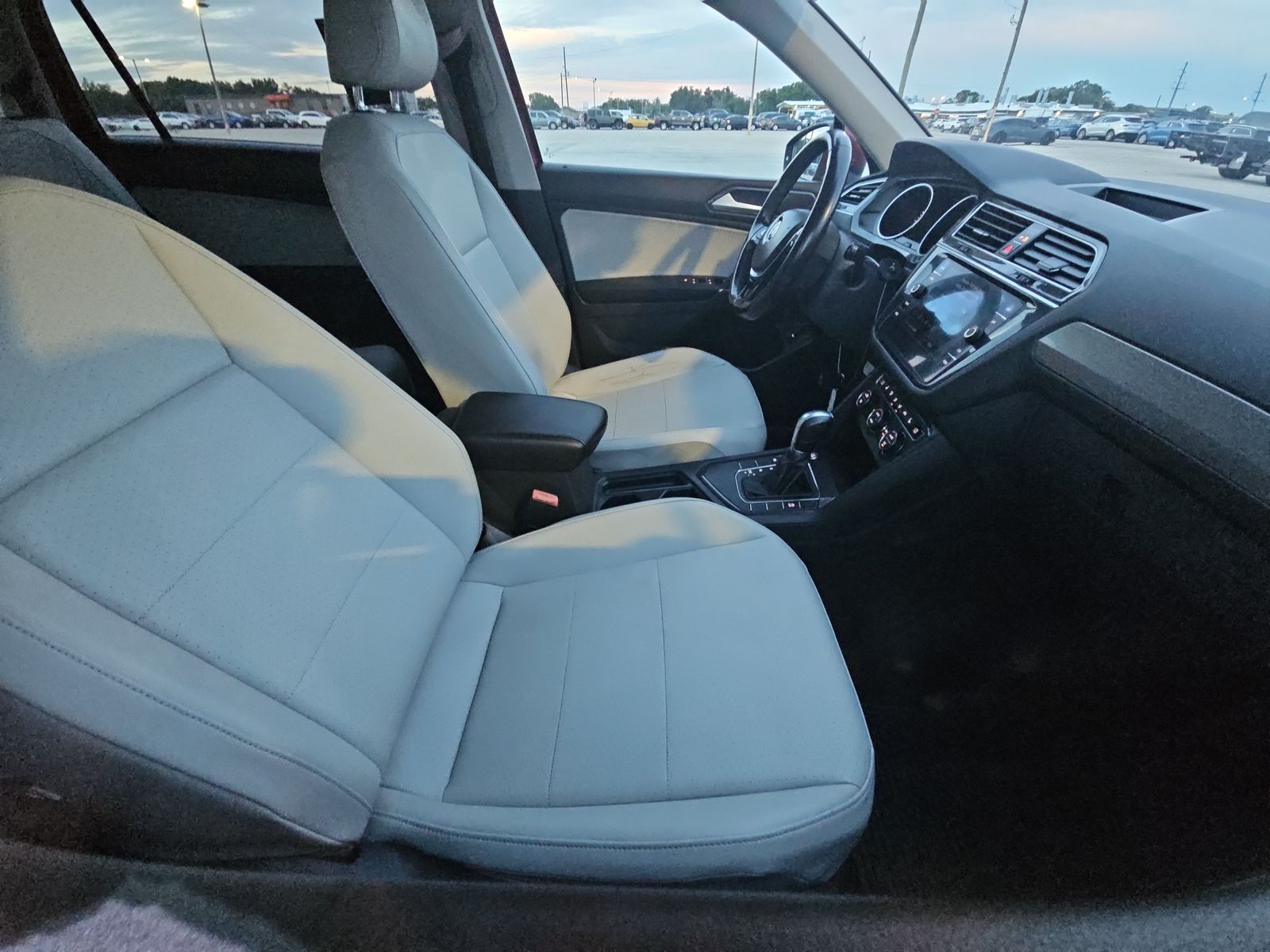 2018 Volkswagen Tiguan 2.0T SEL FWD