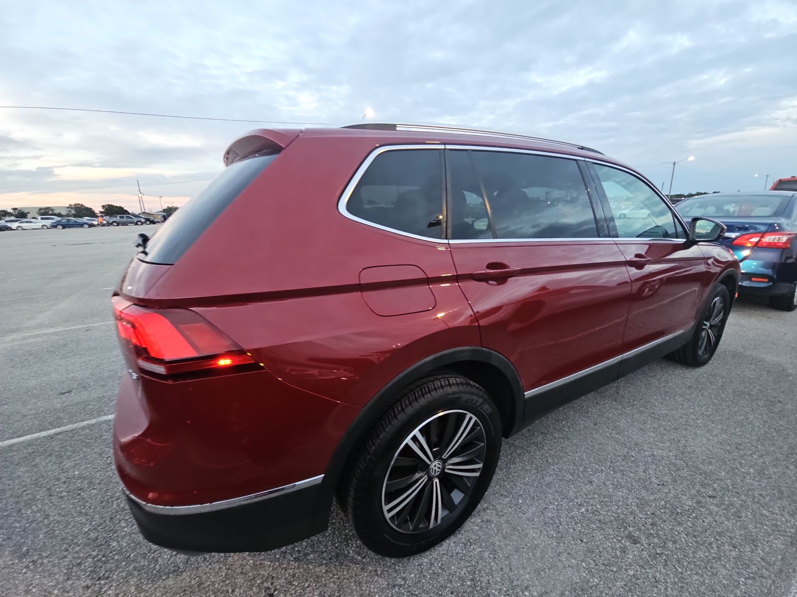 2018 Volkswagen Tiguan 2.0T SEL FWD