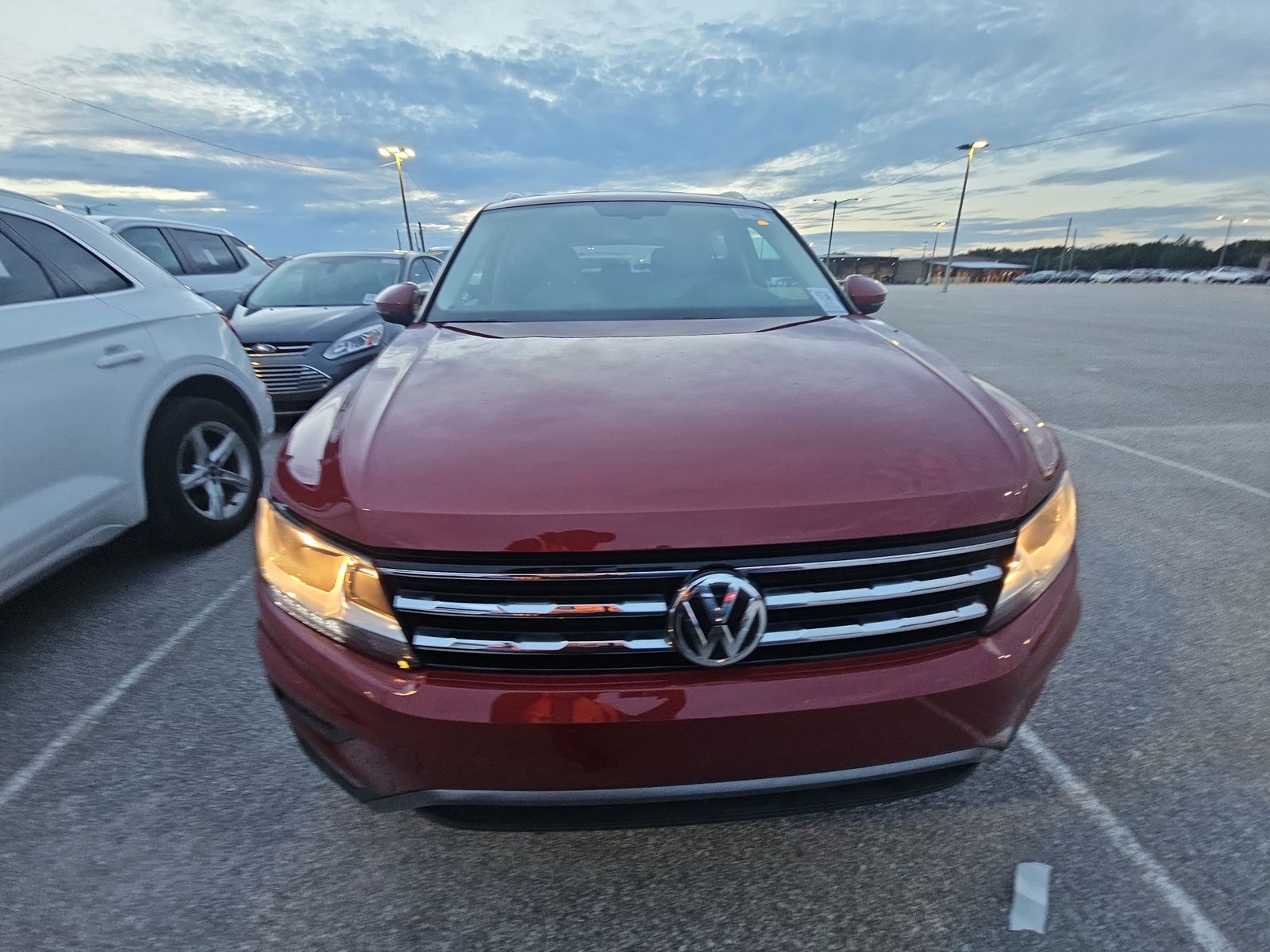 2018 Volkswagen Tiguan 2.0T SEL FWD