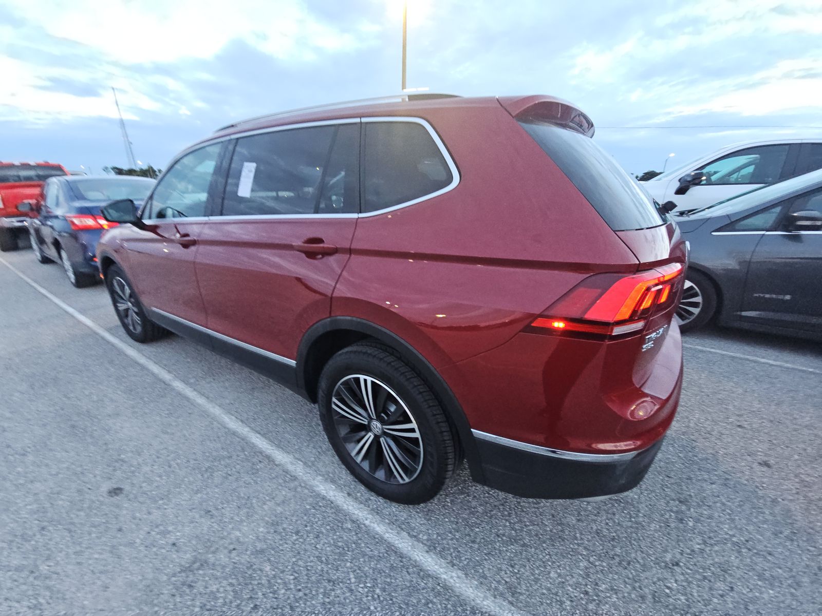 2018 Volkswagen Tiguan 2.0T SEL FWD