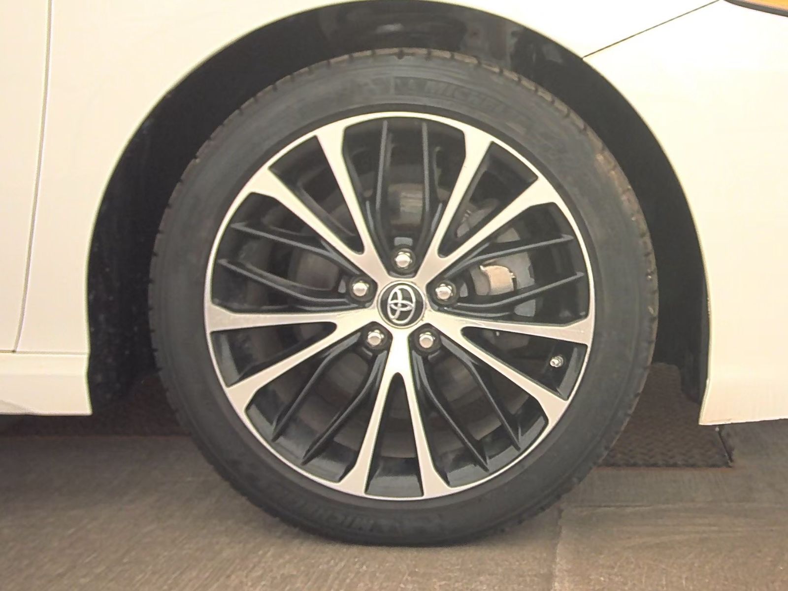 2018 Toyota Camry SE FWD