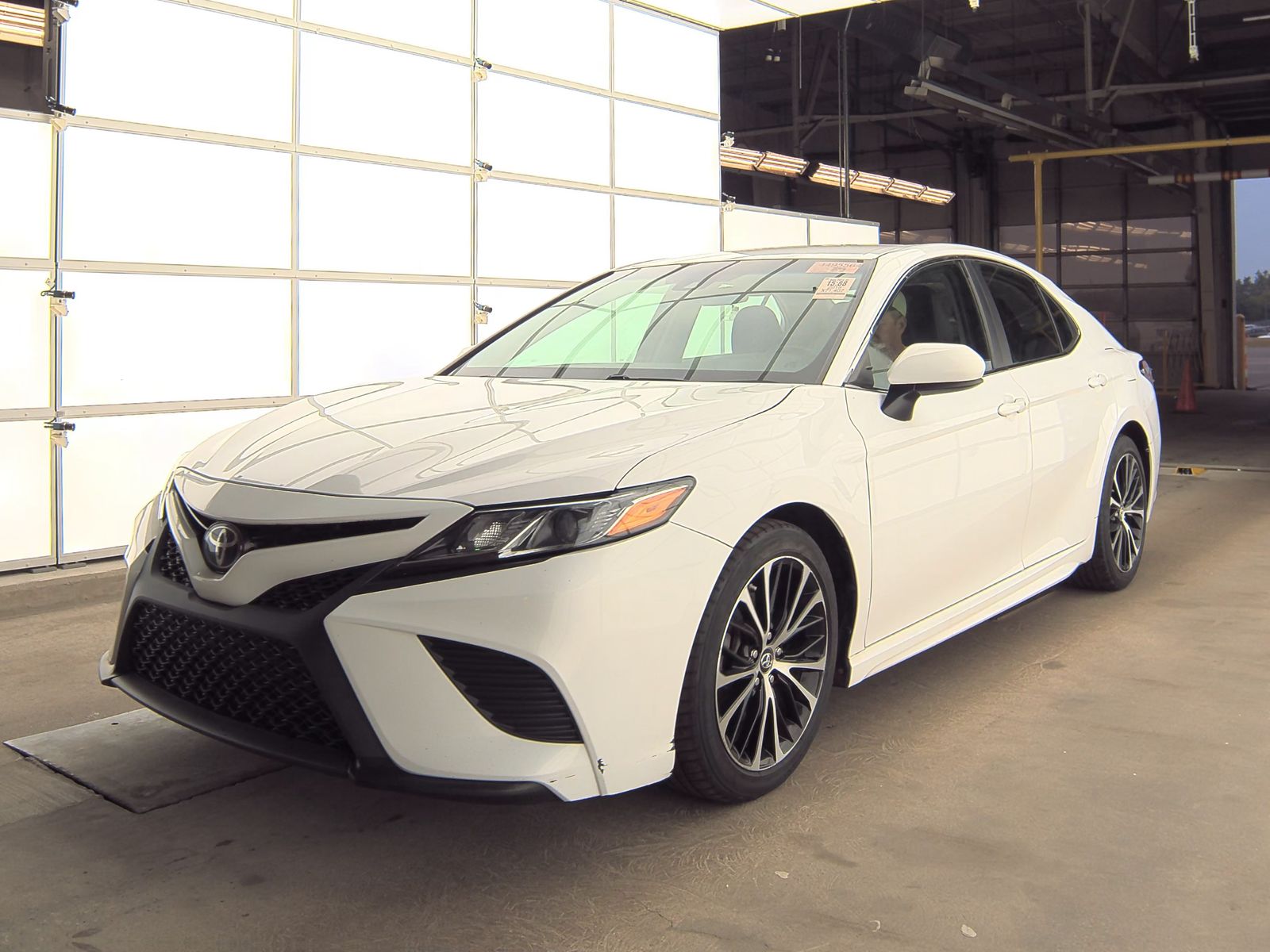 2018 Toyota Camry SE FWD