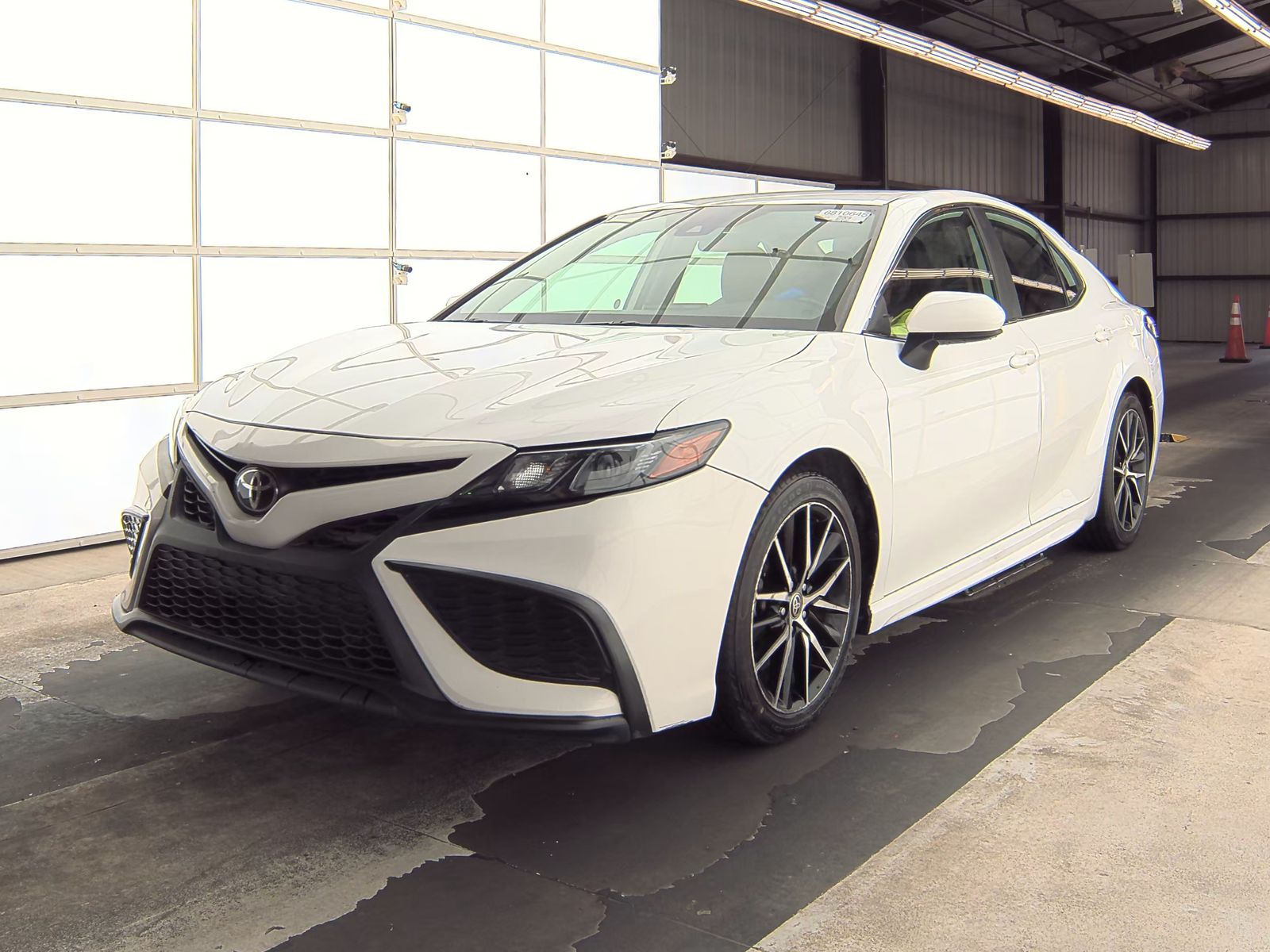 2021 Toyota Camry SE FWD