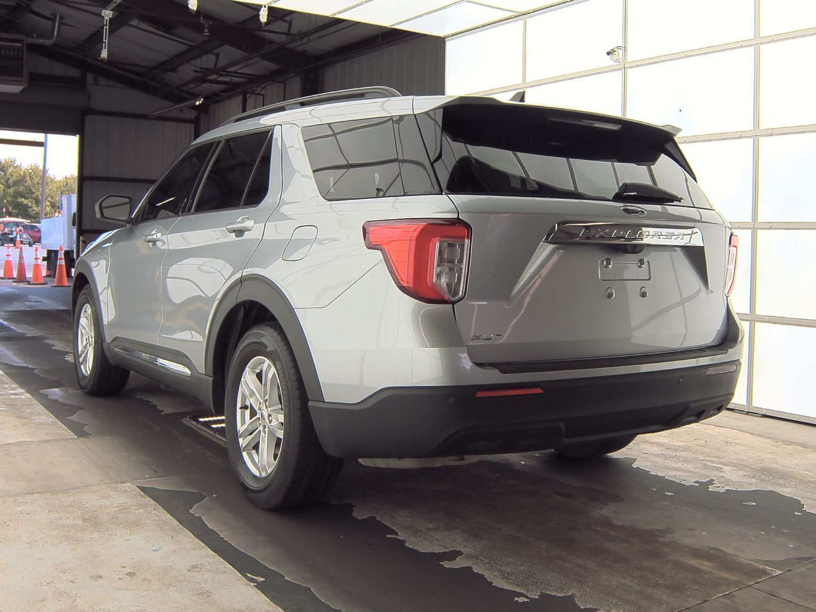 2021 Ford Explorer XLT FWD