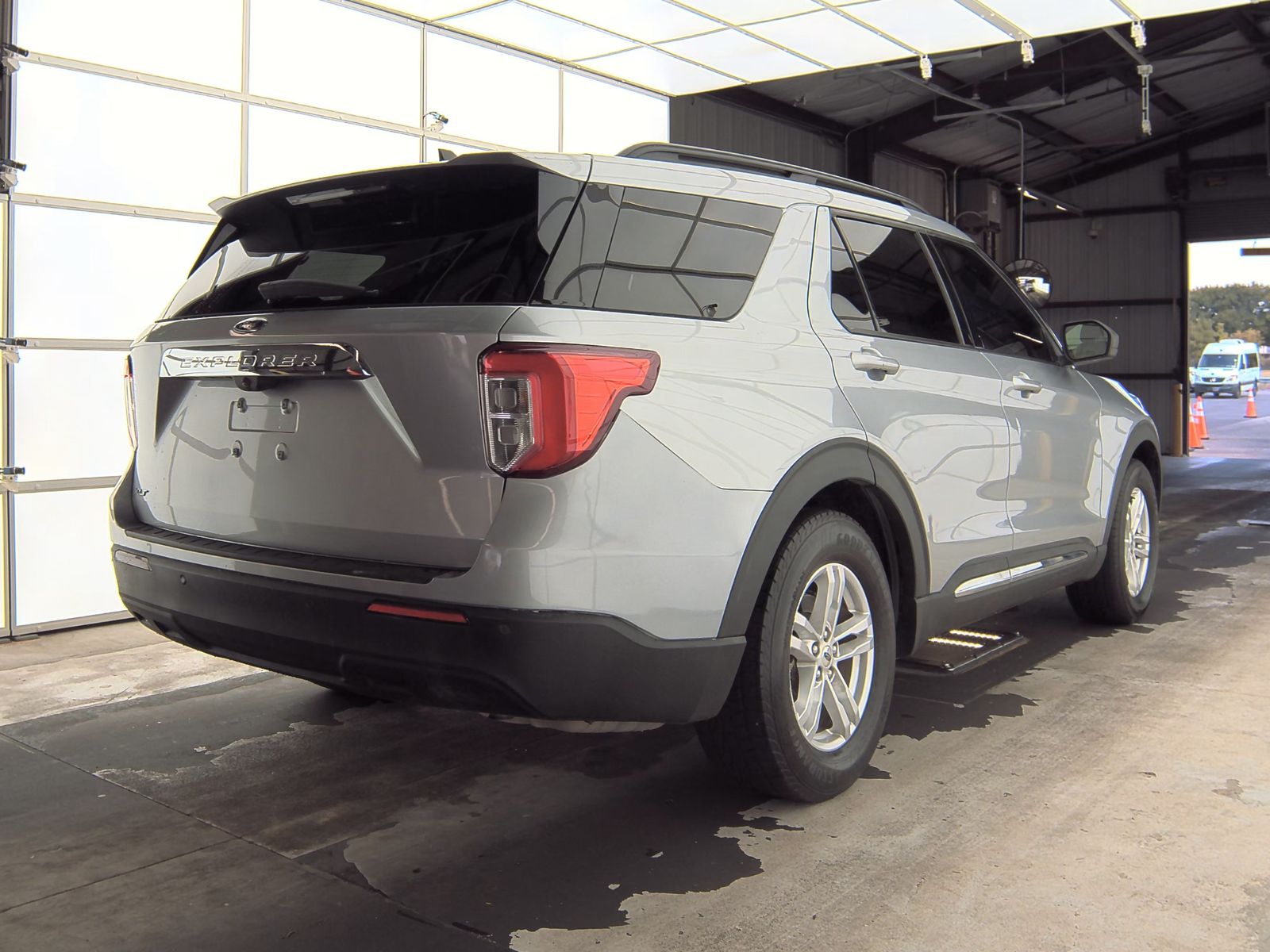 2021 Ford Explorer XLT FWD