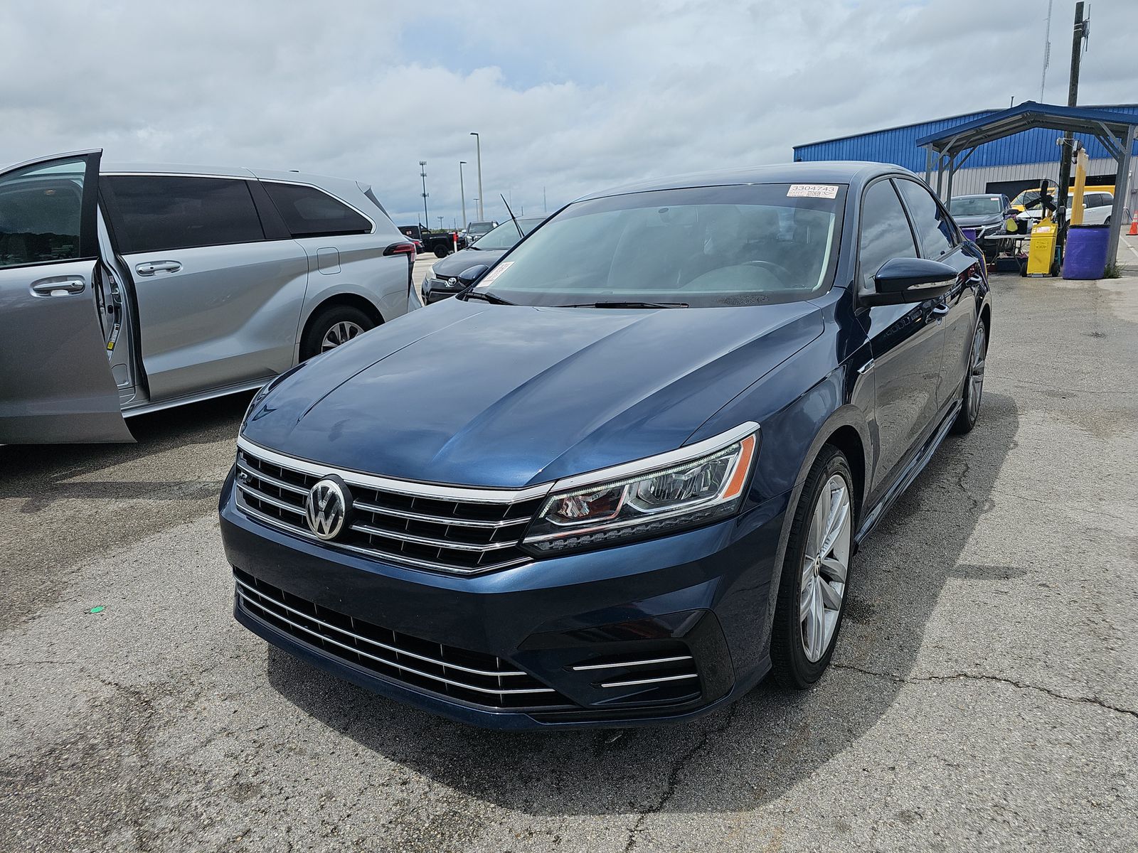 2018 Volkswagen Passat 2.0T R-Line FWD