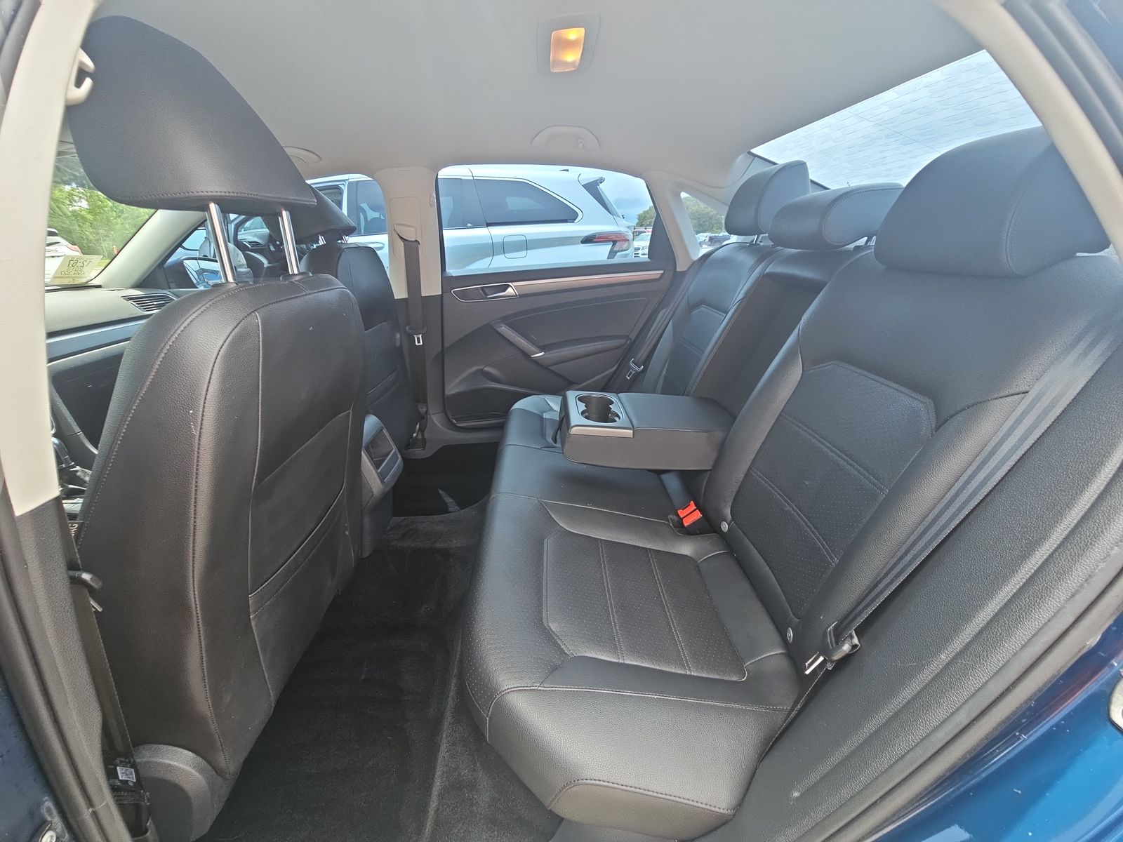 2018 Volkswagen Passat 2.0T R-Line FWD