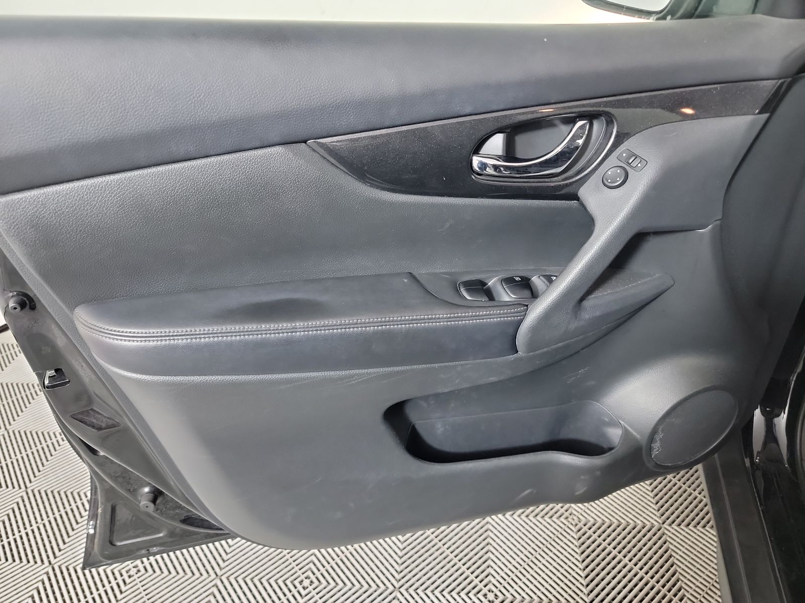 2017 Nissan Rogue Hybrid SV FWD