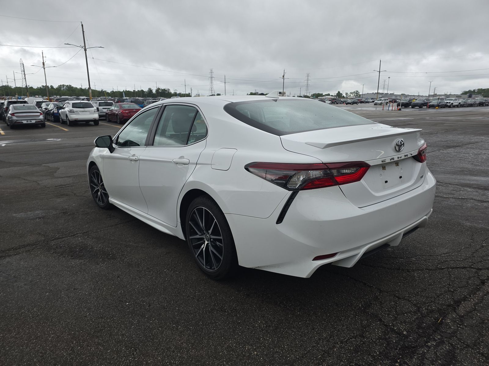 2022 Toyota Camry SE FWD