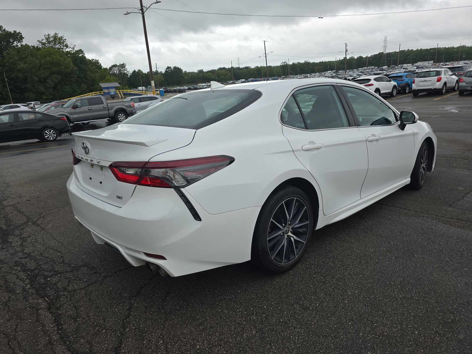 2022 Toyota Camry SE FWD