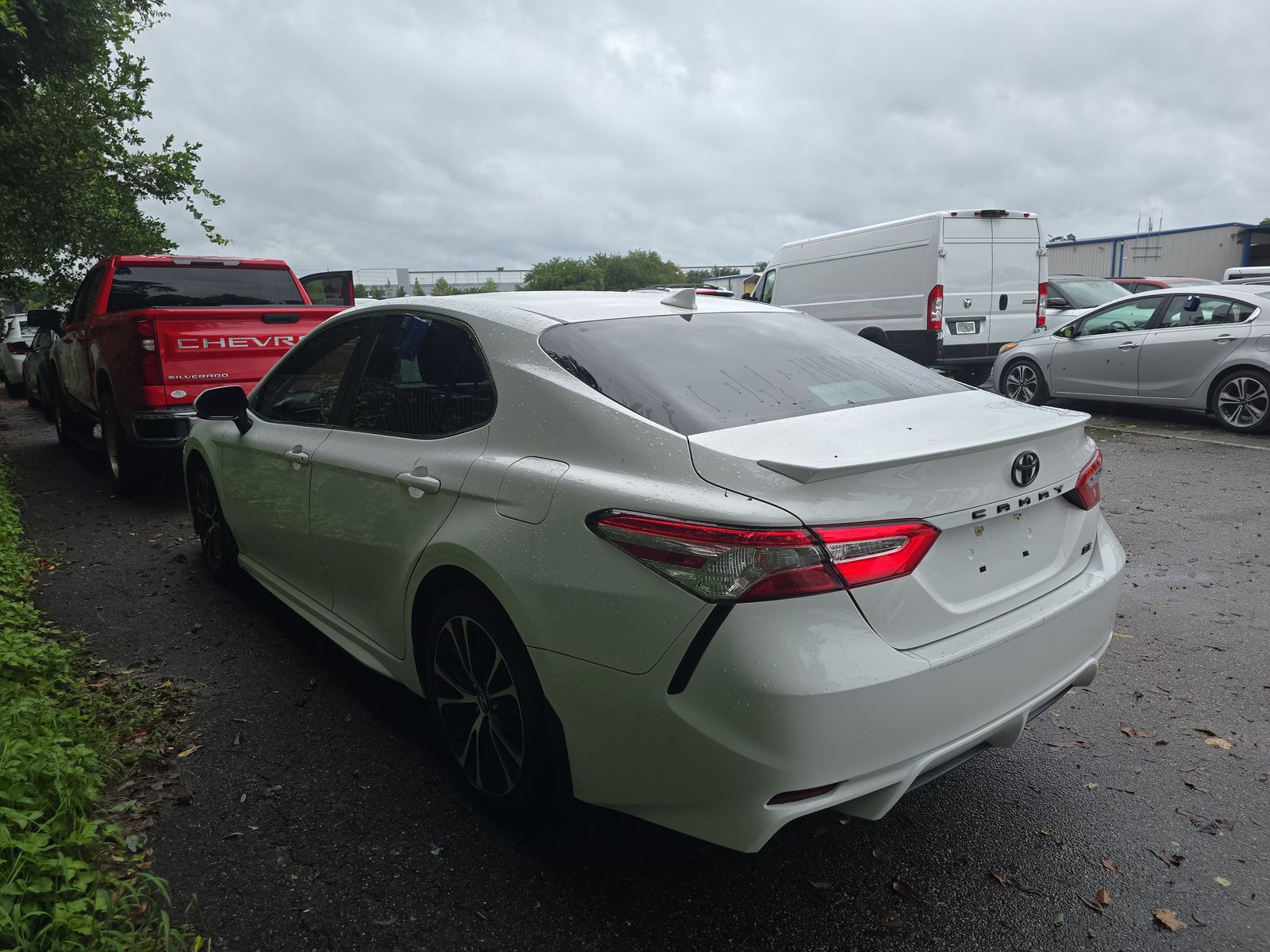 2020 Toyota Camry SE FWD