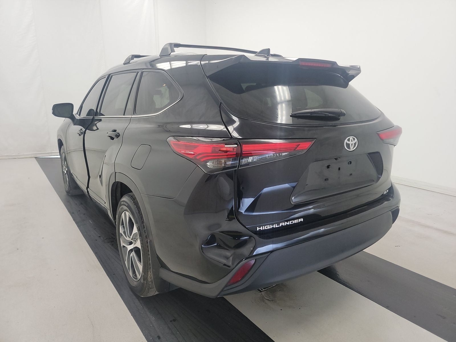 2022 Toyota Highlander XLE FWD