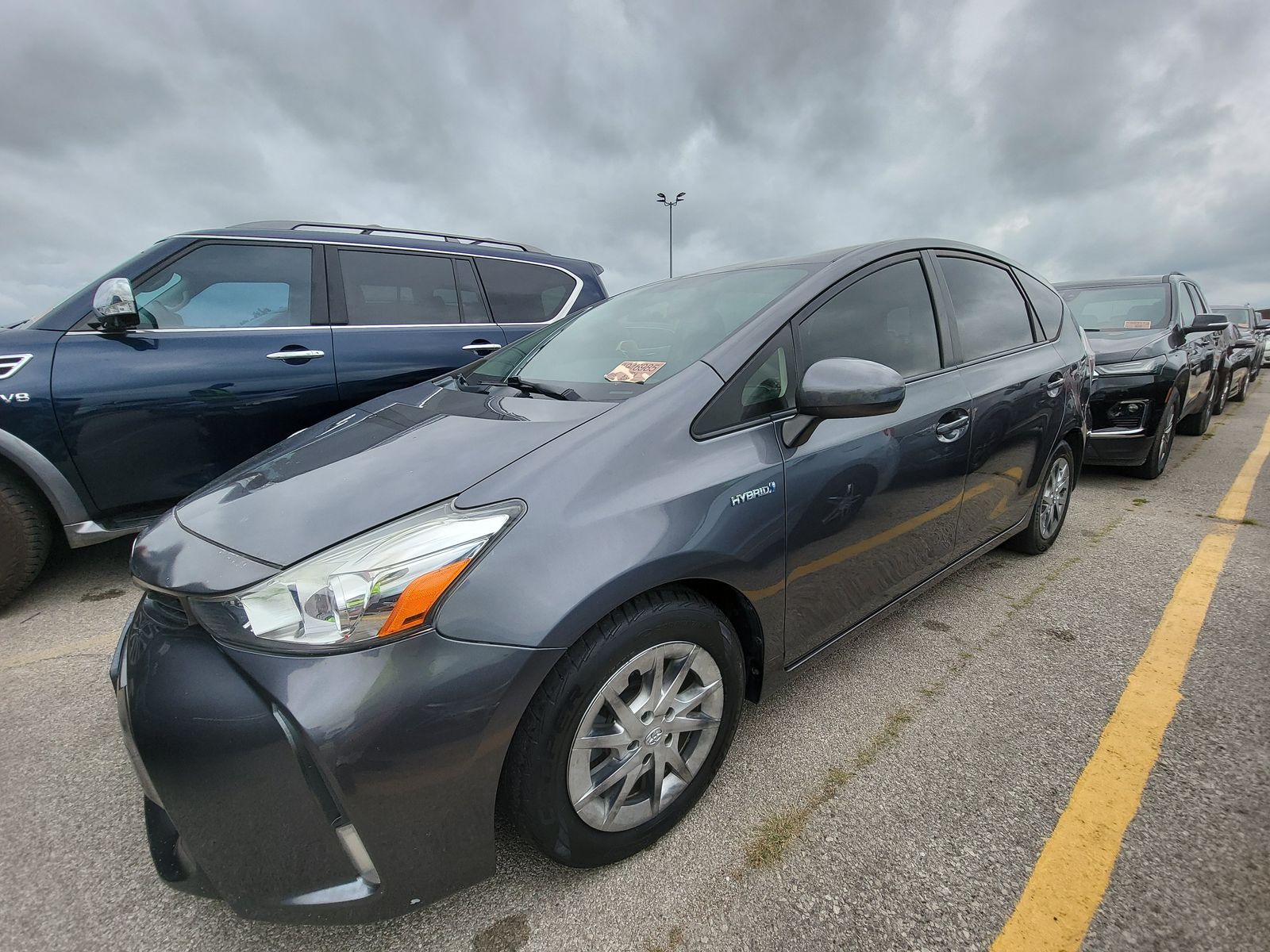 2015 Toyota Prius v Three FWD