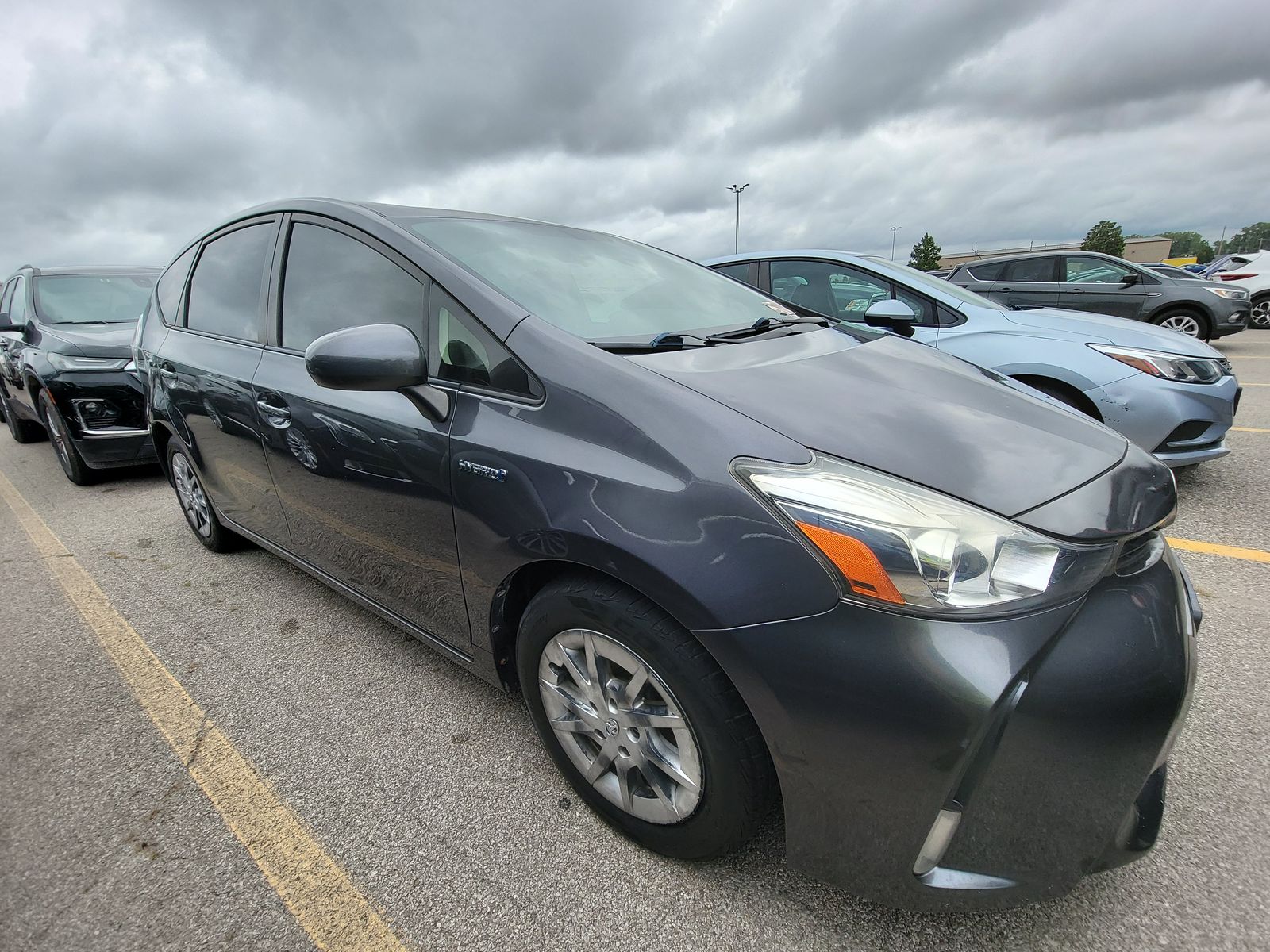 2015 Toyota Prius v Three FWD