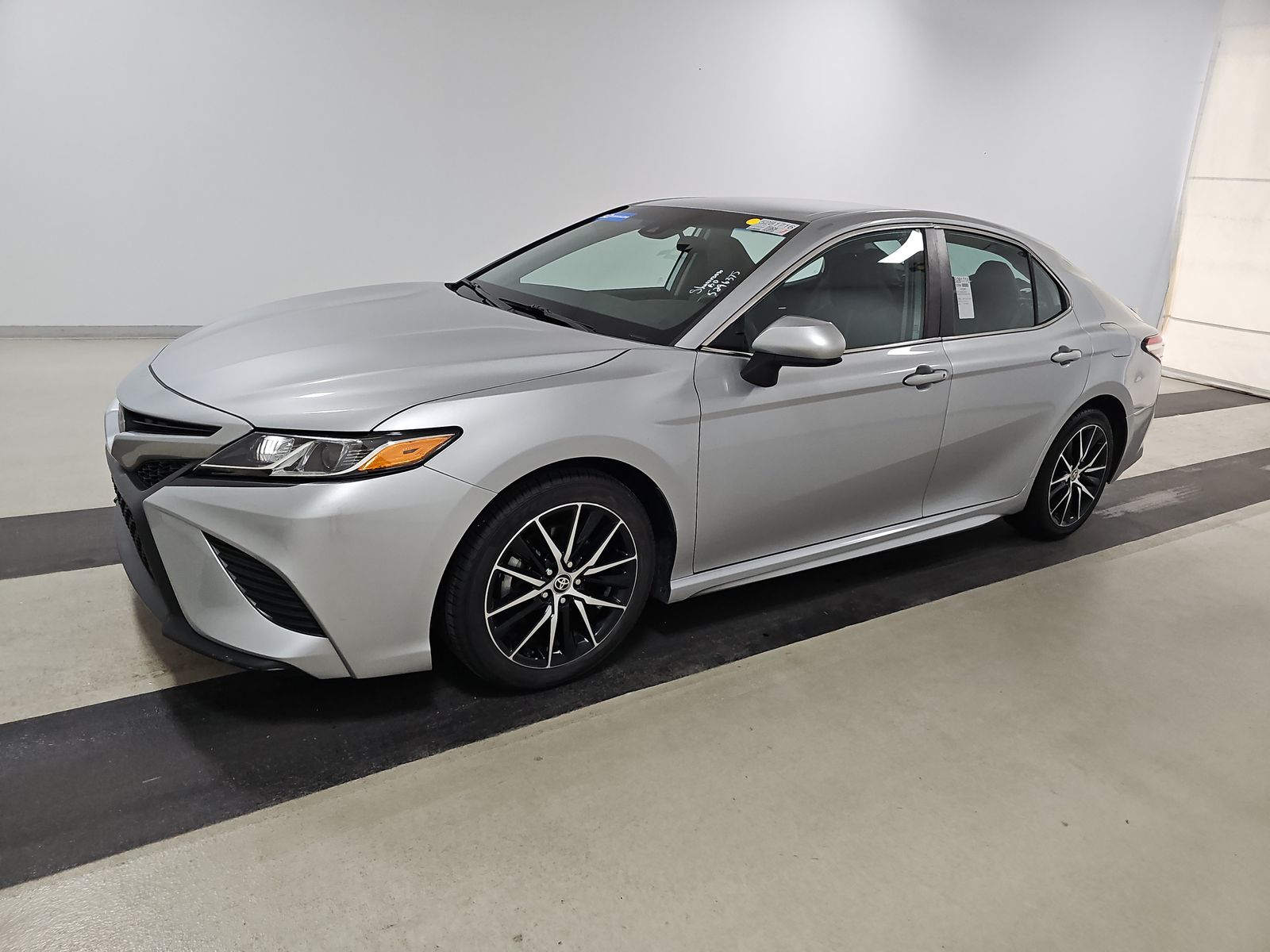 2020 Toyota Camry SE FWD