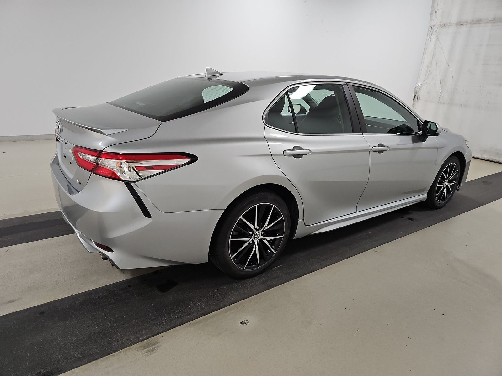 2020 Toyota Camry SE FWD