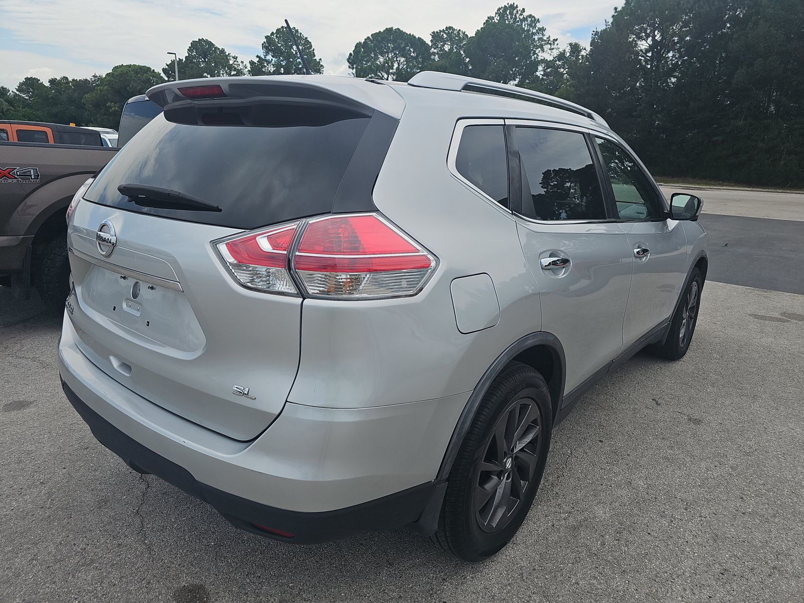 2016 Nissan Rogue SL FWD