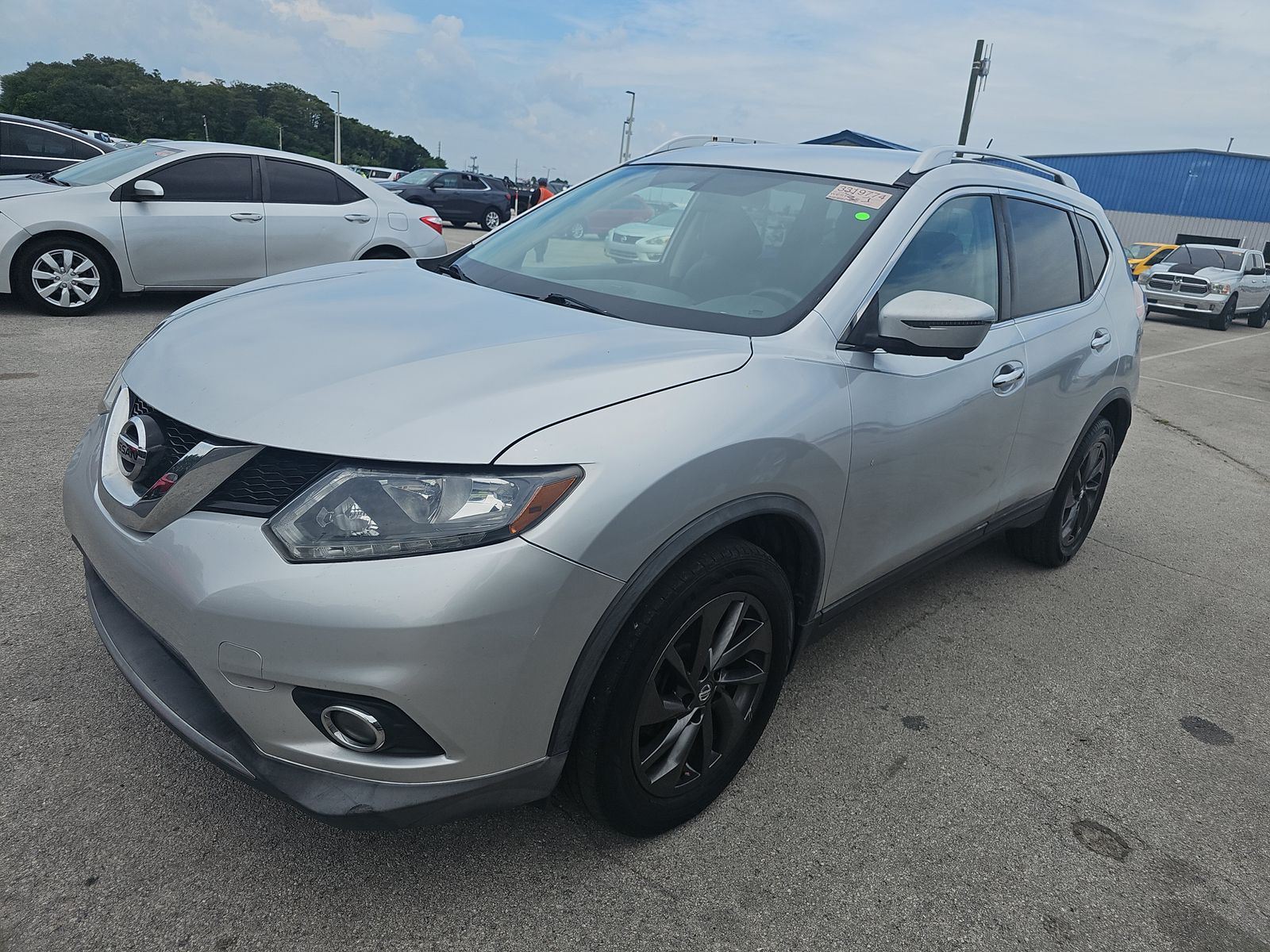 2016 Nissan Rogue SL FWD