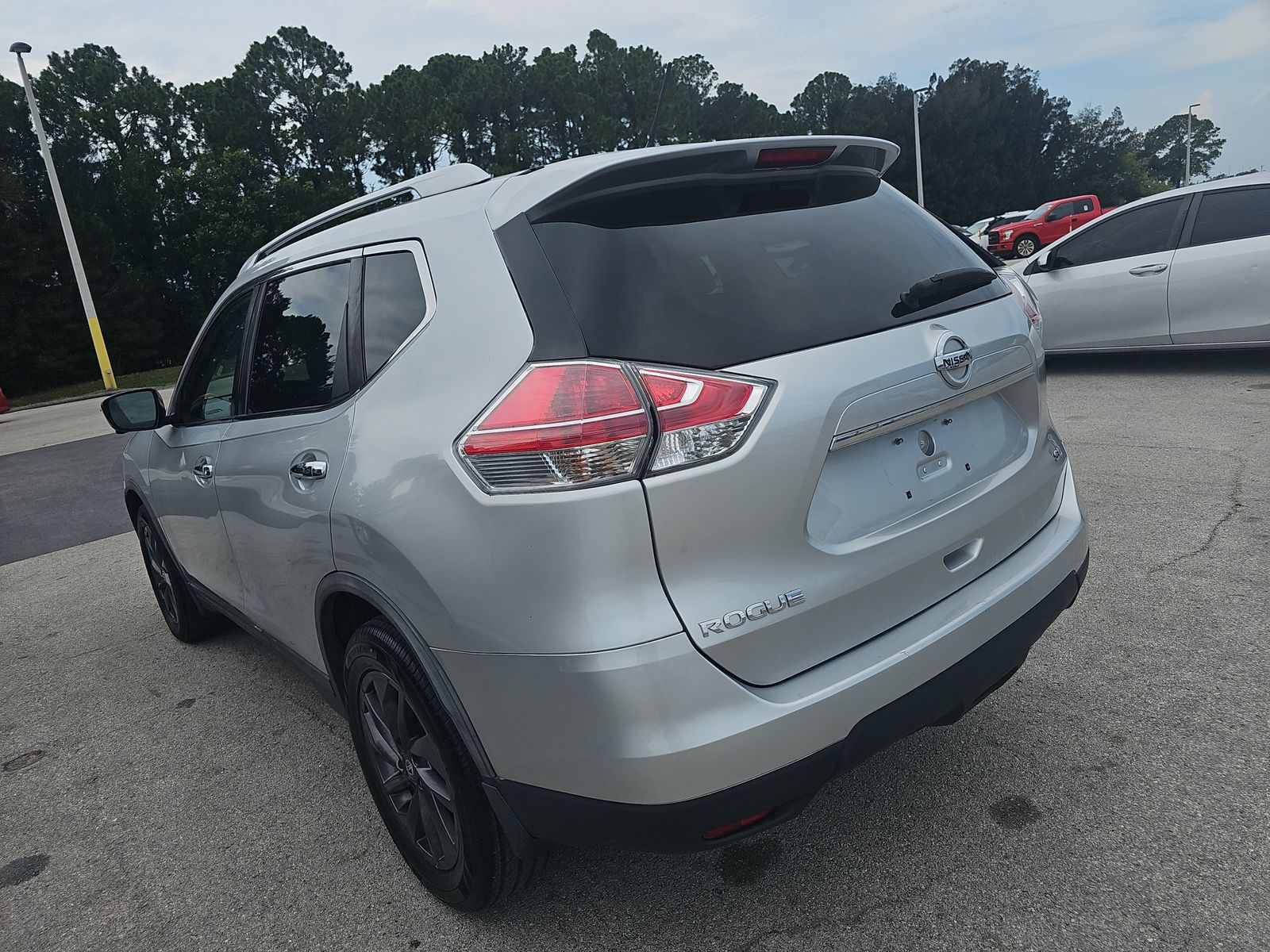 2016 Nissan Rogue SL FWD