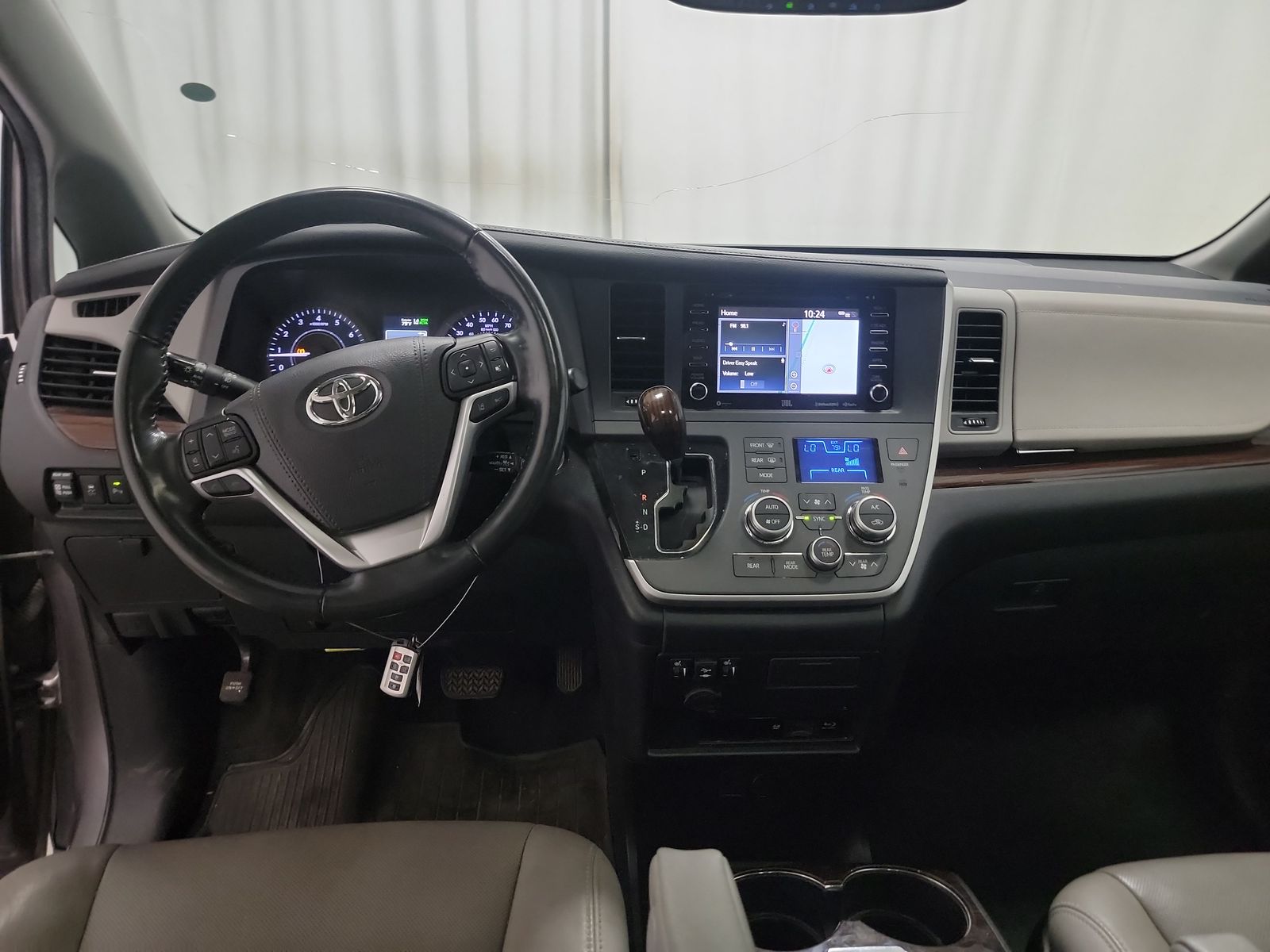 2020 Toyota Sienna Limited Premium FWD