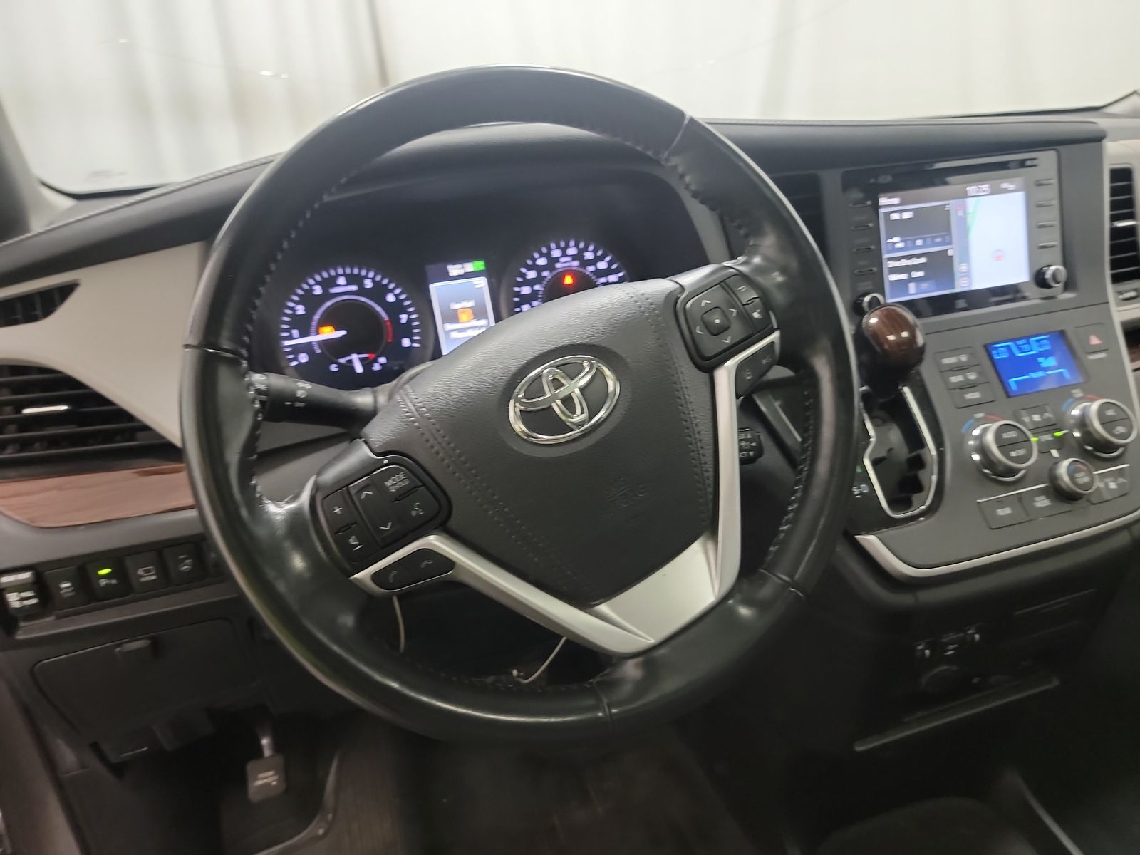 2020 Toyota Sienna Limited Premium FWD