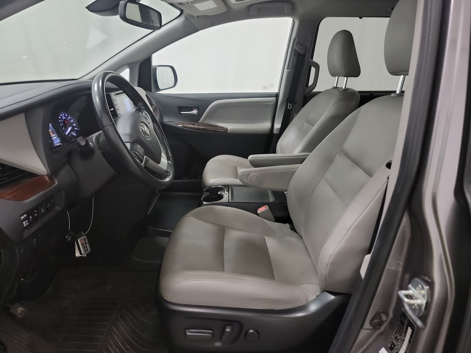 2020 Toyota Sienna Limited Premium FWD