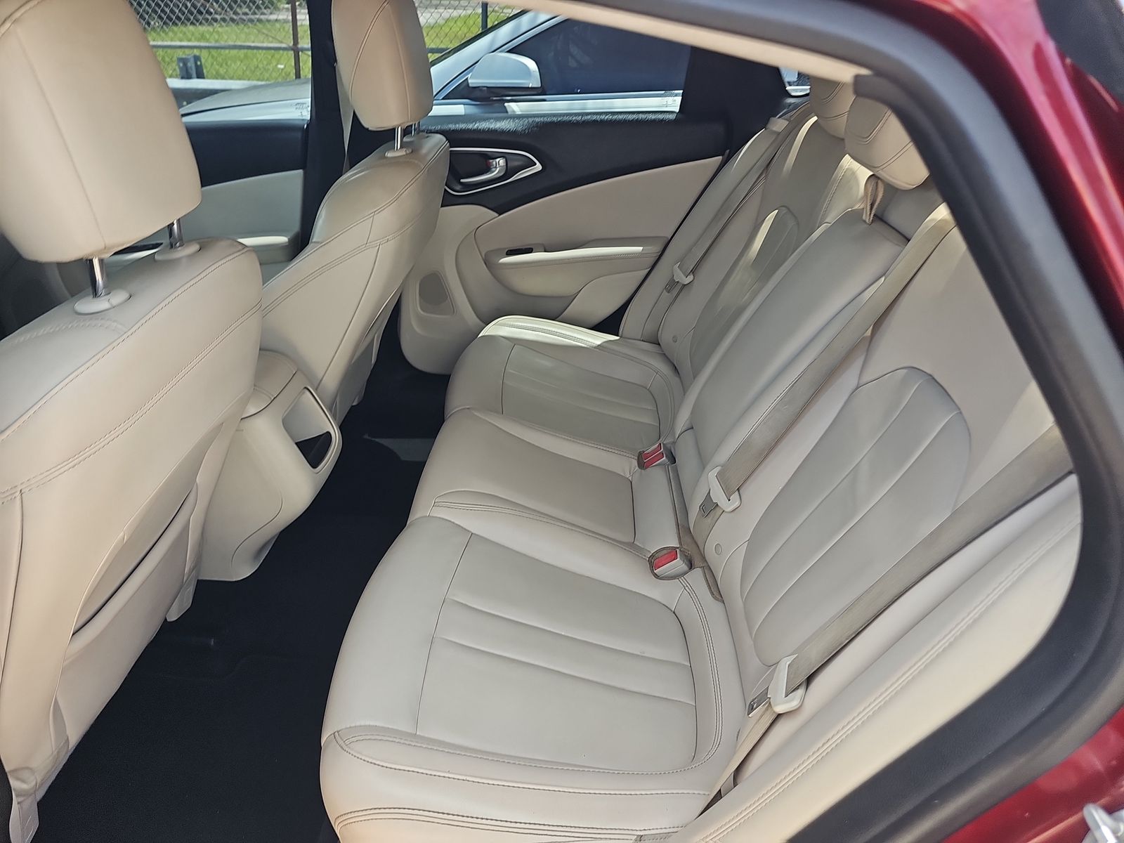 2016 Chrysler 200 Limited Platinum FWD