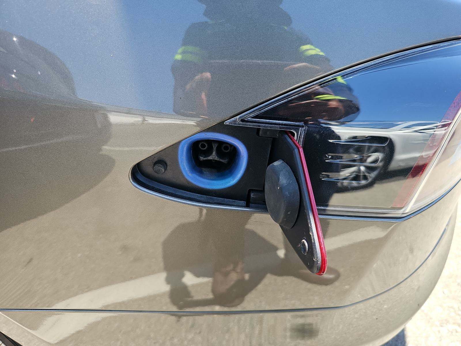 2015 Tesla Model S 70D AWD