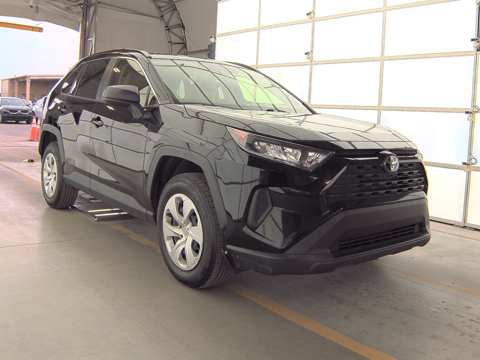 2020 Toyota RAV4 LE FWD