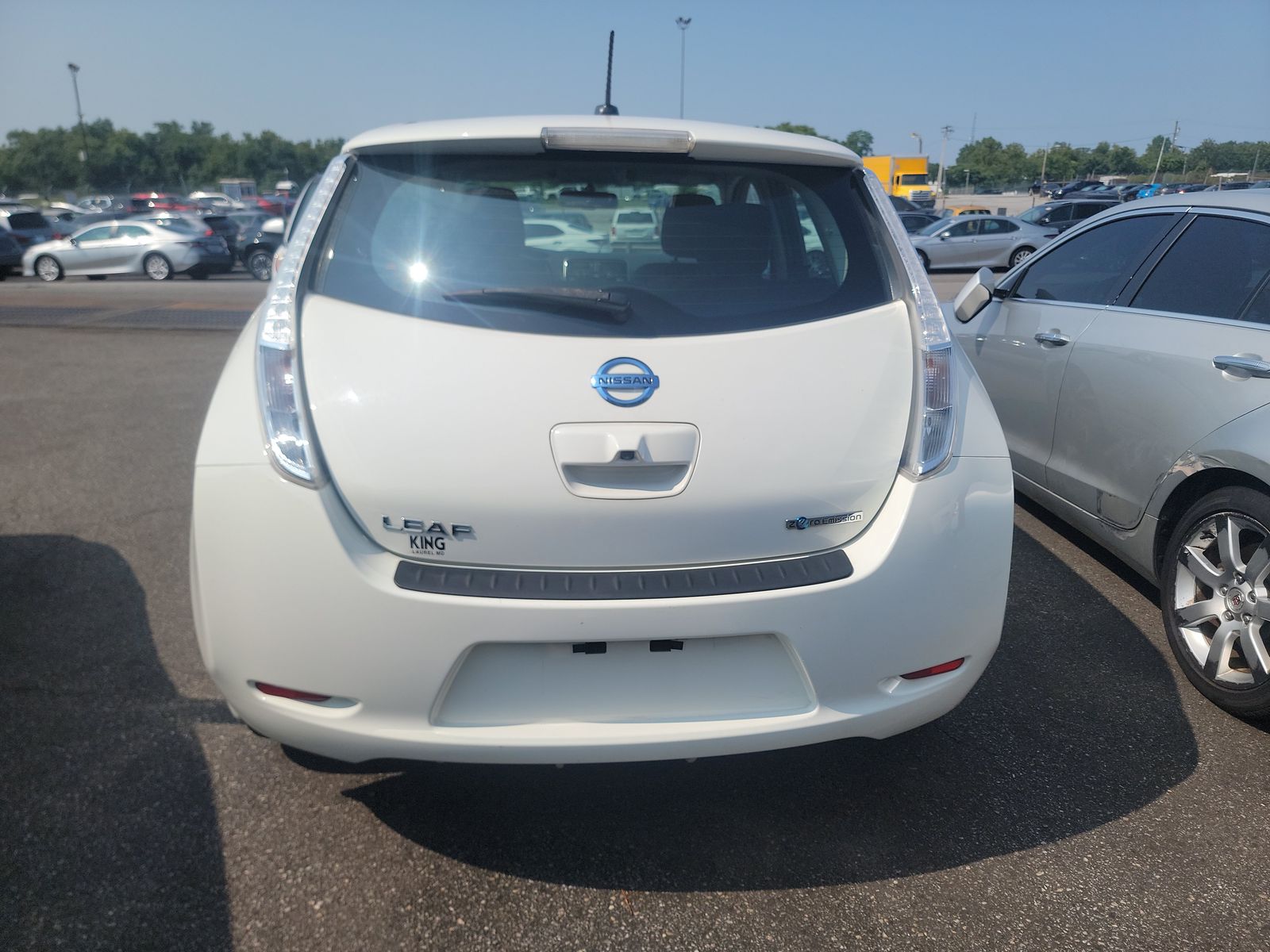 2016 Nissan LEAF SV FWD