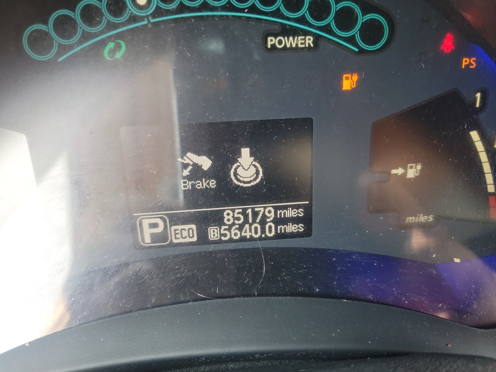 2016 Nissan LEAF SV FWD