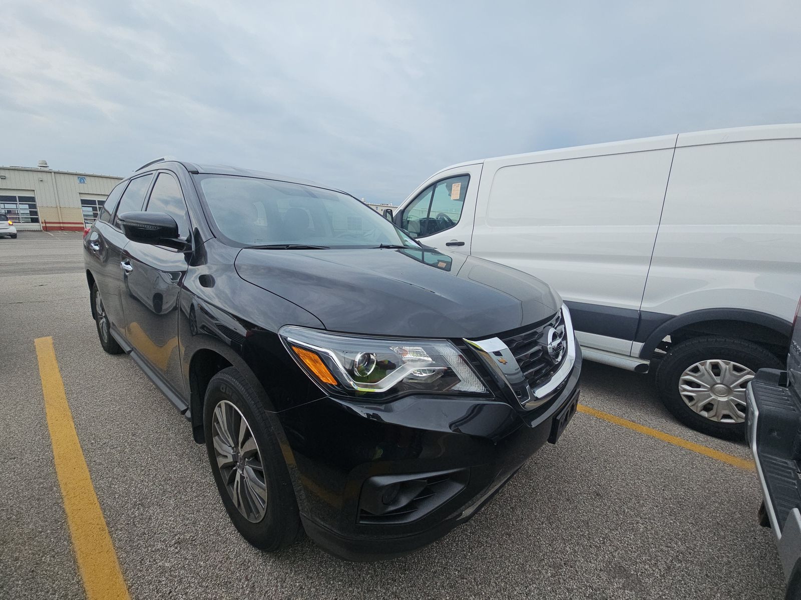 2020 Nissan Pathfinder S FWD