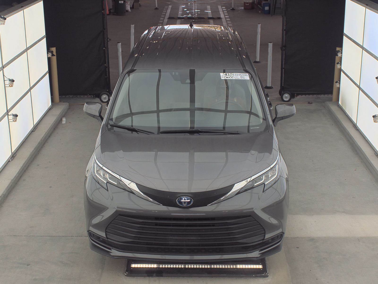 2022 Toyota Sienna LE FWD