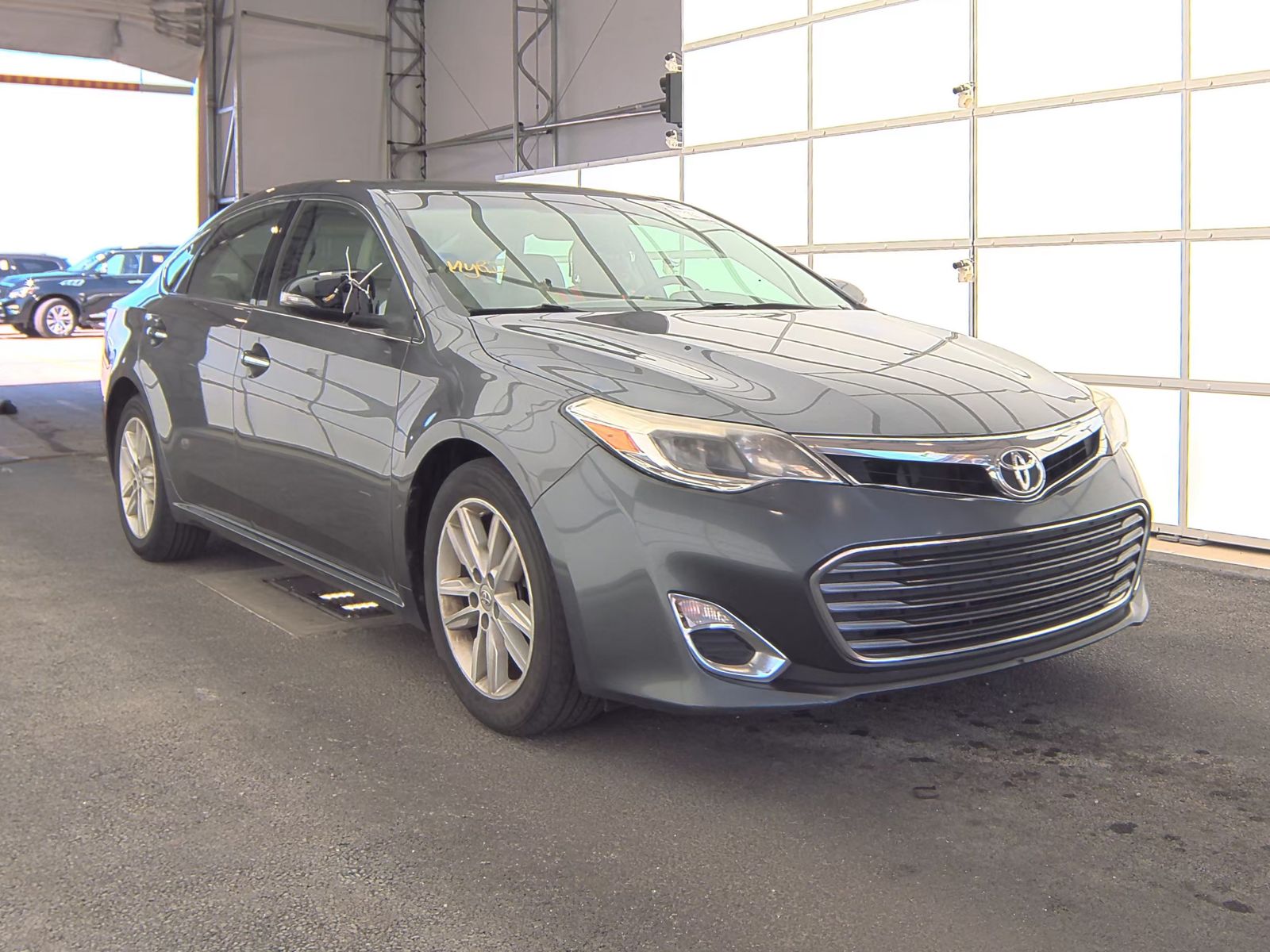 2013 Toyota Avalon XLE Premium FWD