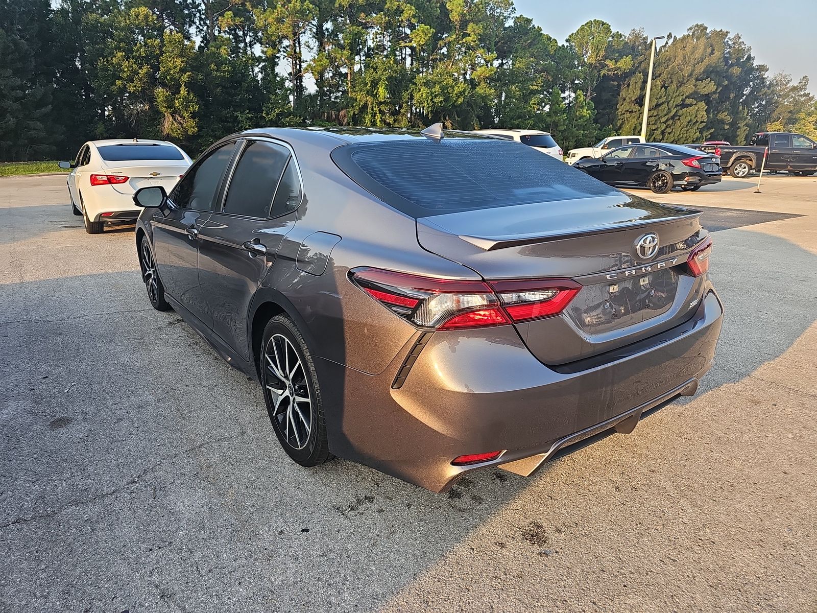 2021 Toyota Camry SE FWD