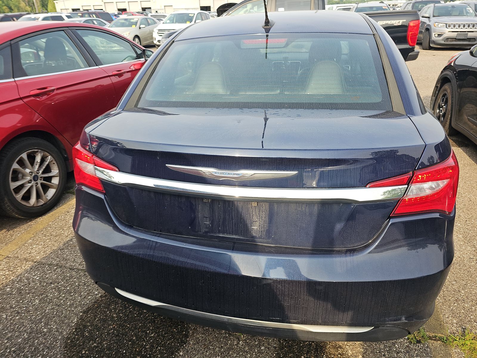 2013 Chrysler 200 Limited FWD