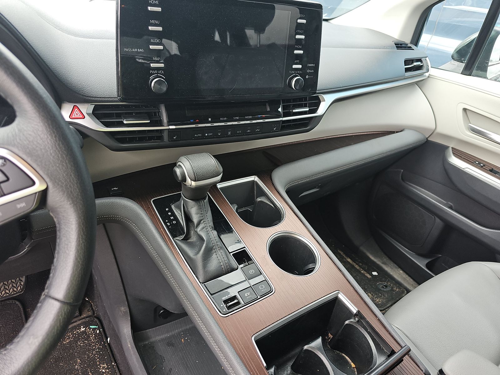 2022 Toyota Sienna XLE AWD