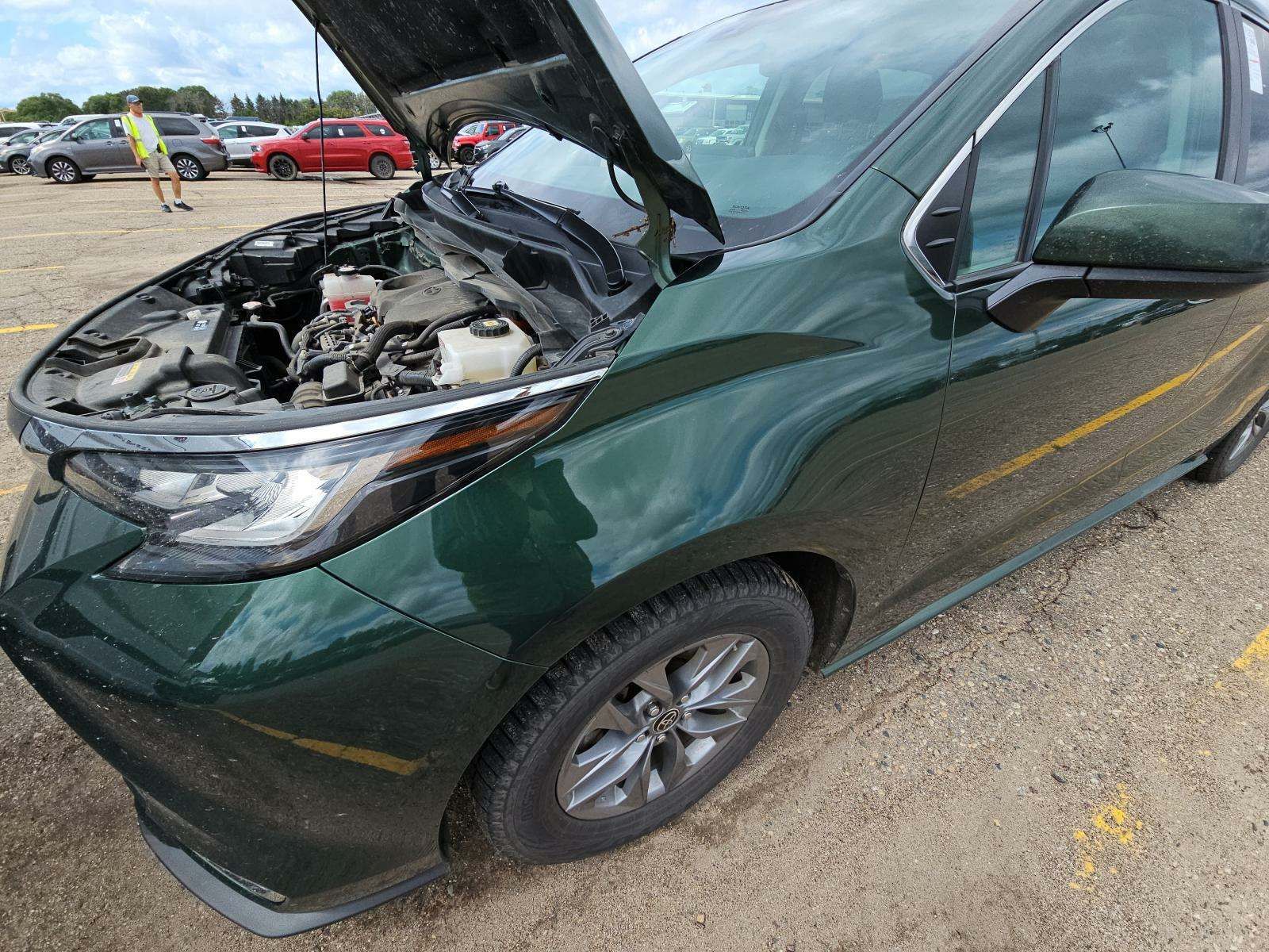 2022 Toyota Sienna XLE AWD