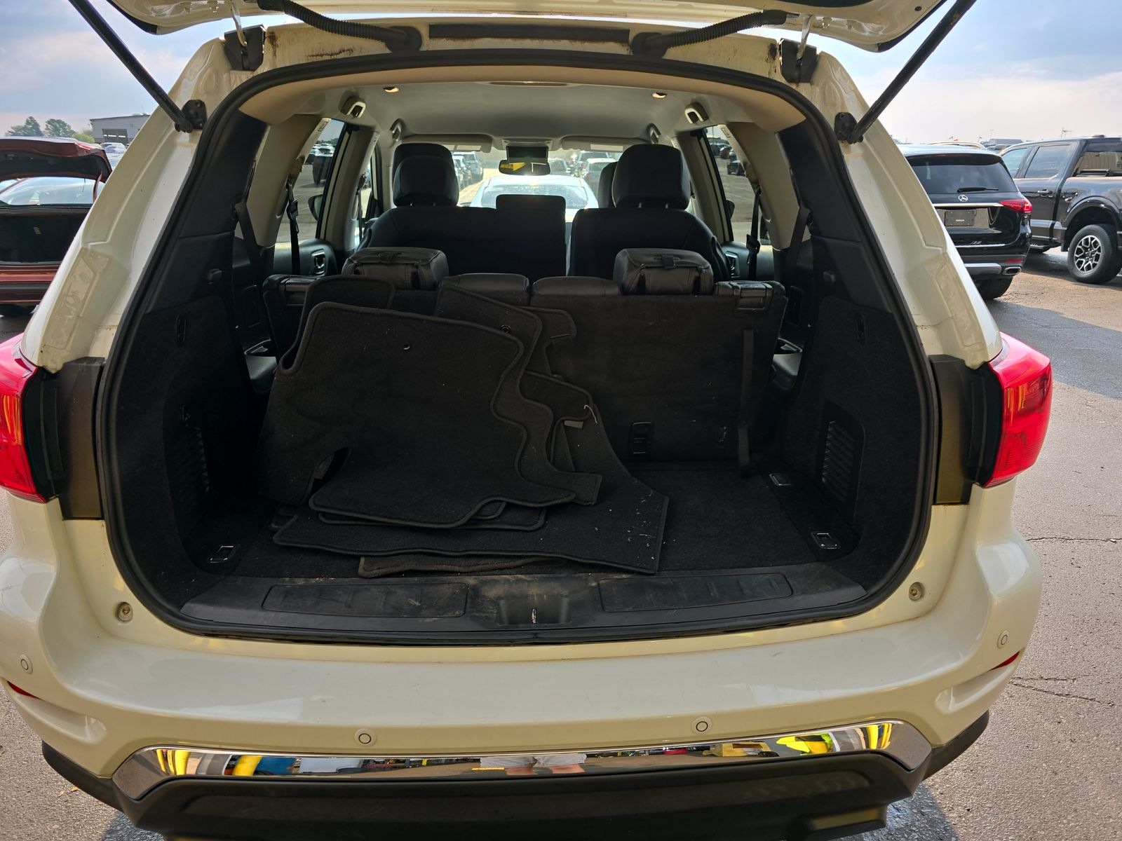 2020 Nissan Pathfinder SV FWD