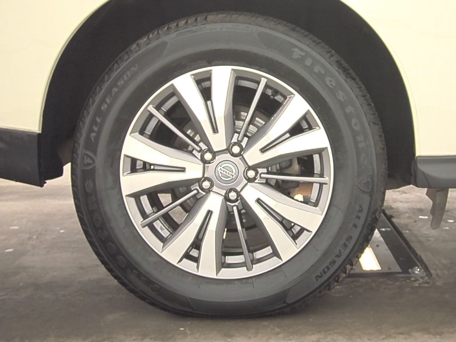 2020 Nissan Pathfinder SV FWD