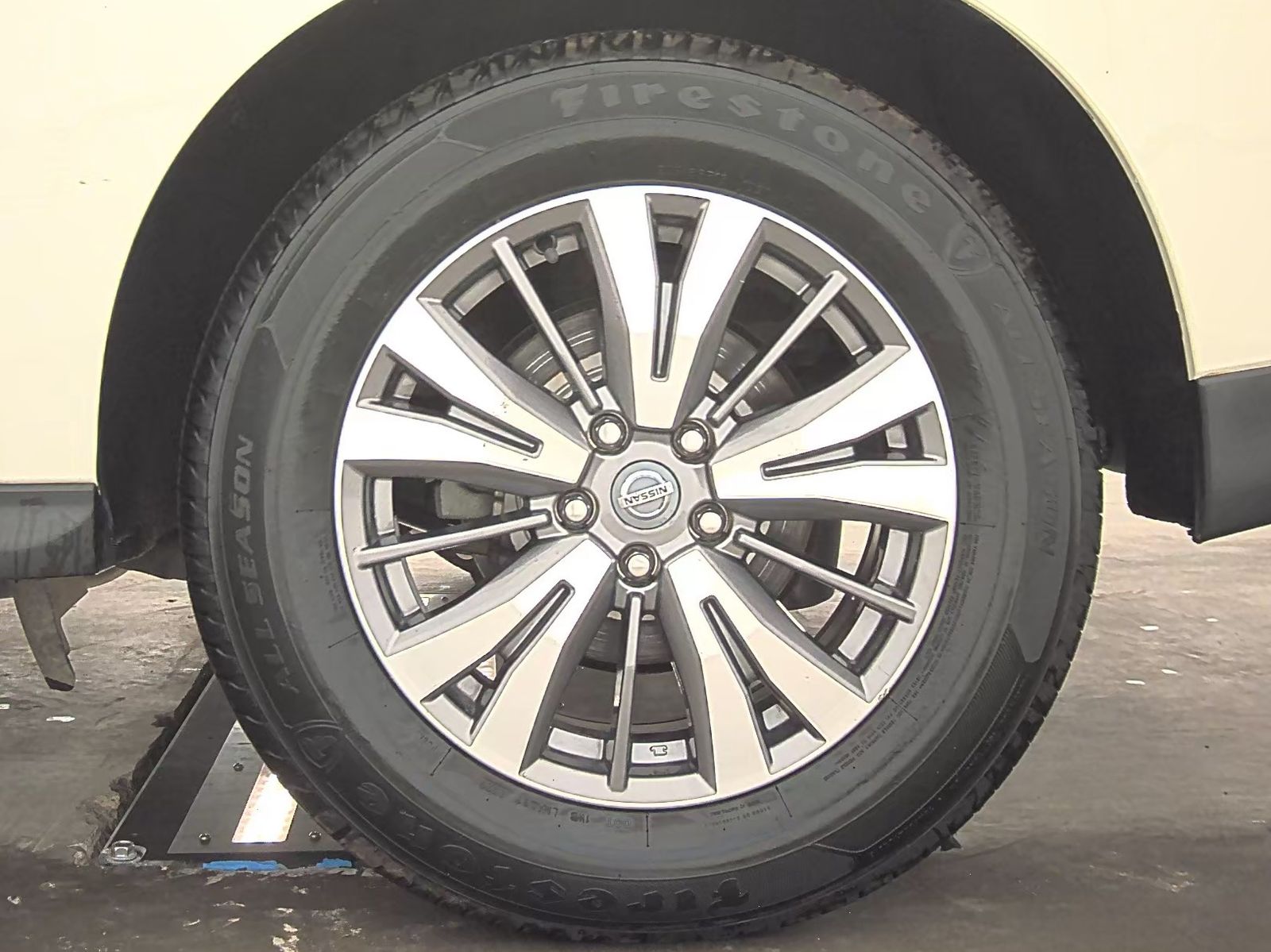 2020 Nissan Pathfinder SV FWD