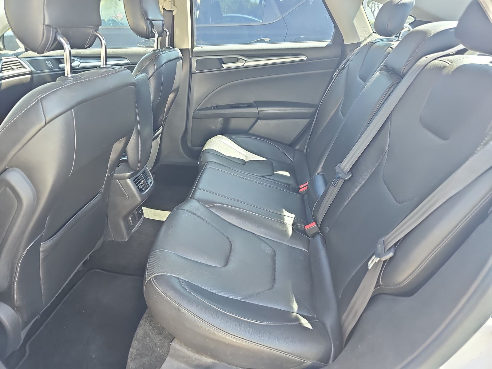 2014 Ford Fusion Hybrid Titanium FWD