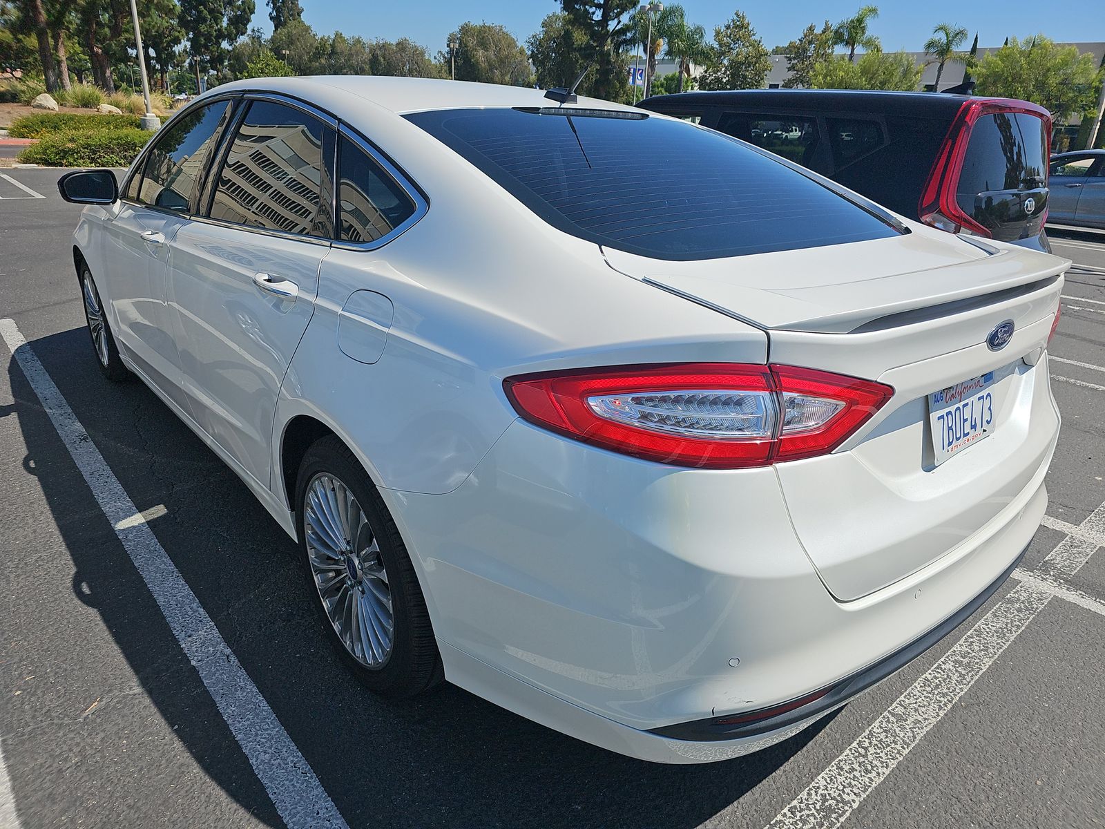 2014 Ford Fusion Hybrid Titanium FWD