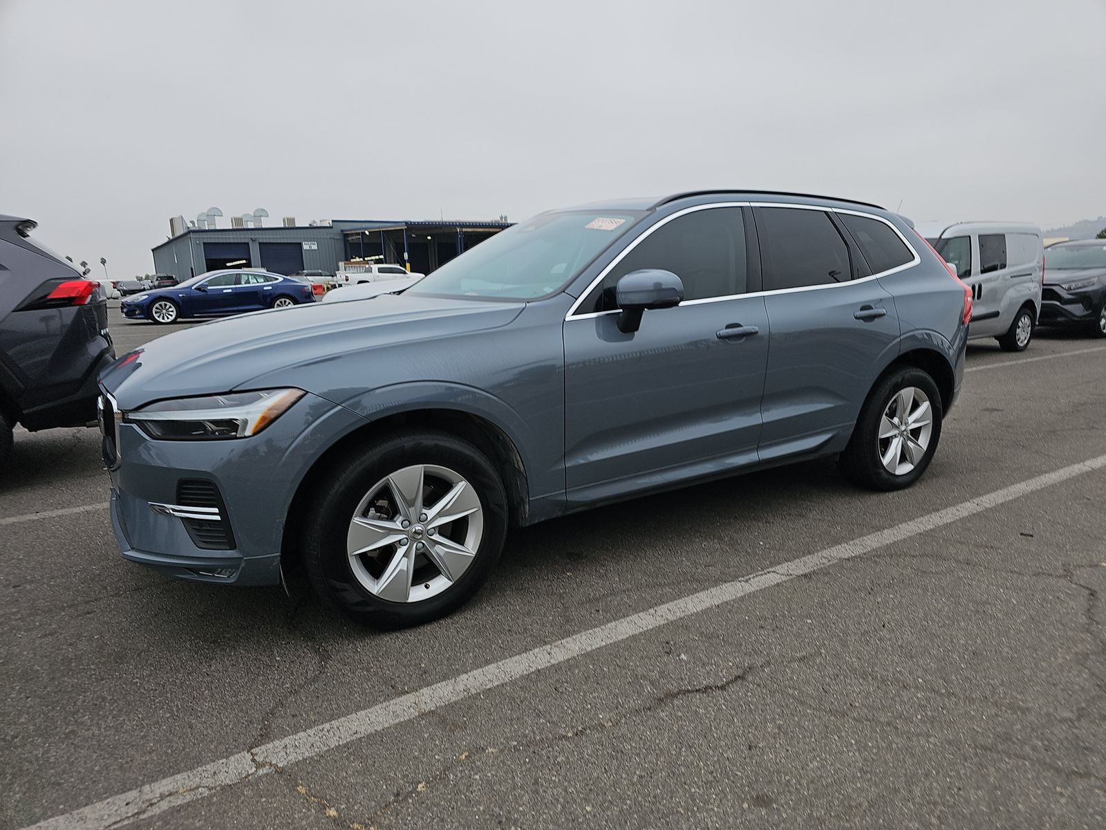 2022 Volvo XC60 B5 Momentum FWD