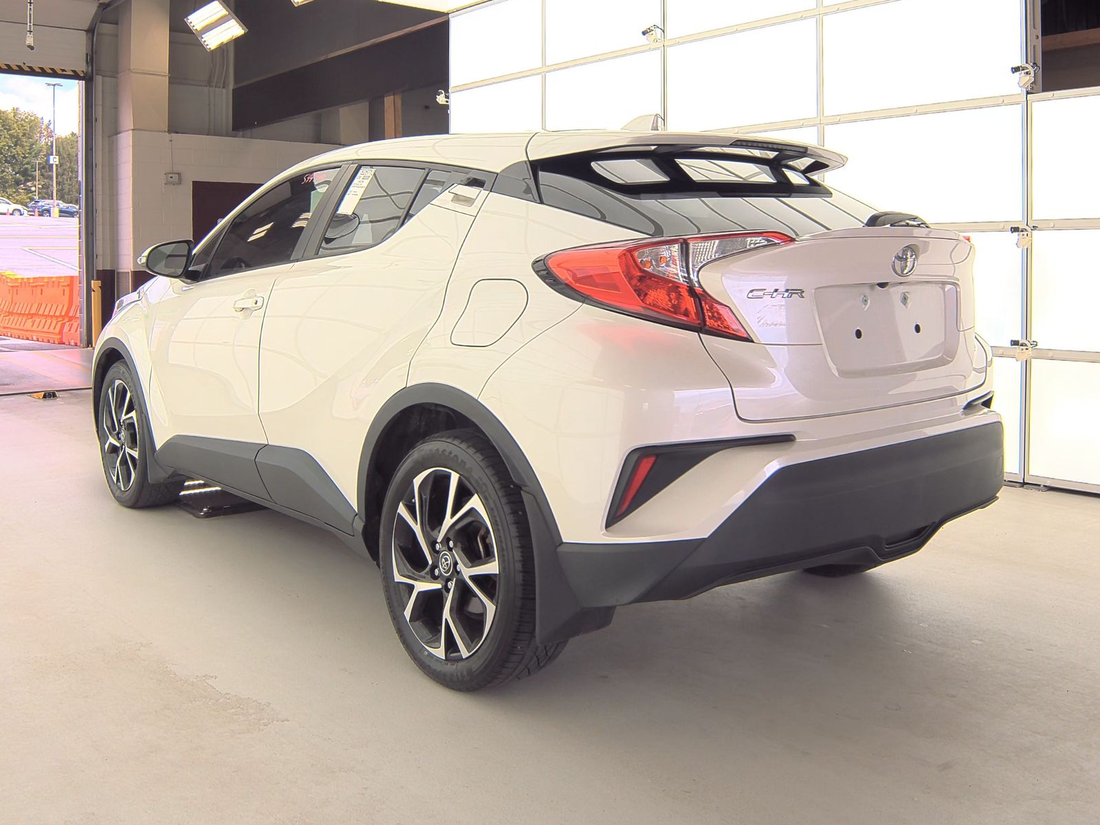 2019 Toyota C-HR XLE FWD