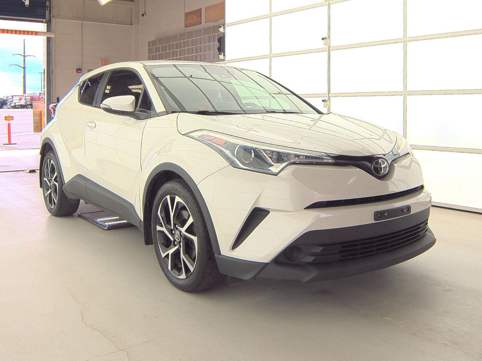 2019 Toyota C-HR XLE FWD