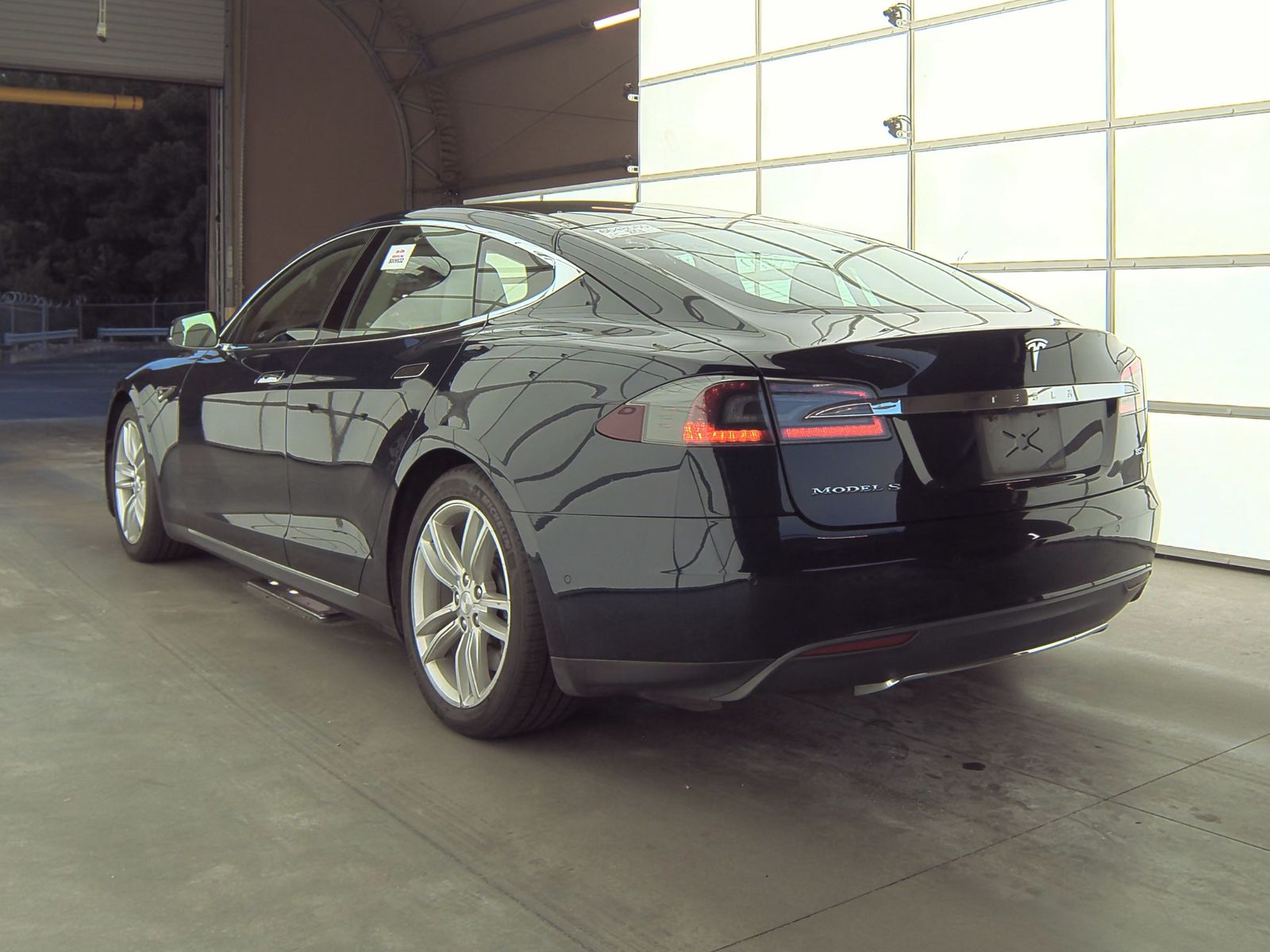 2015 Tesla Model S 85D AWD