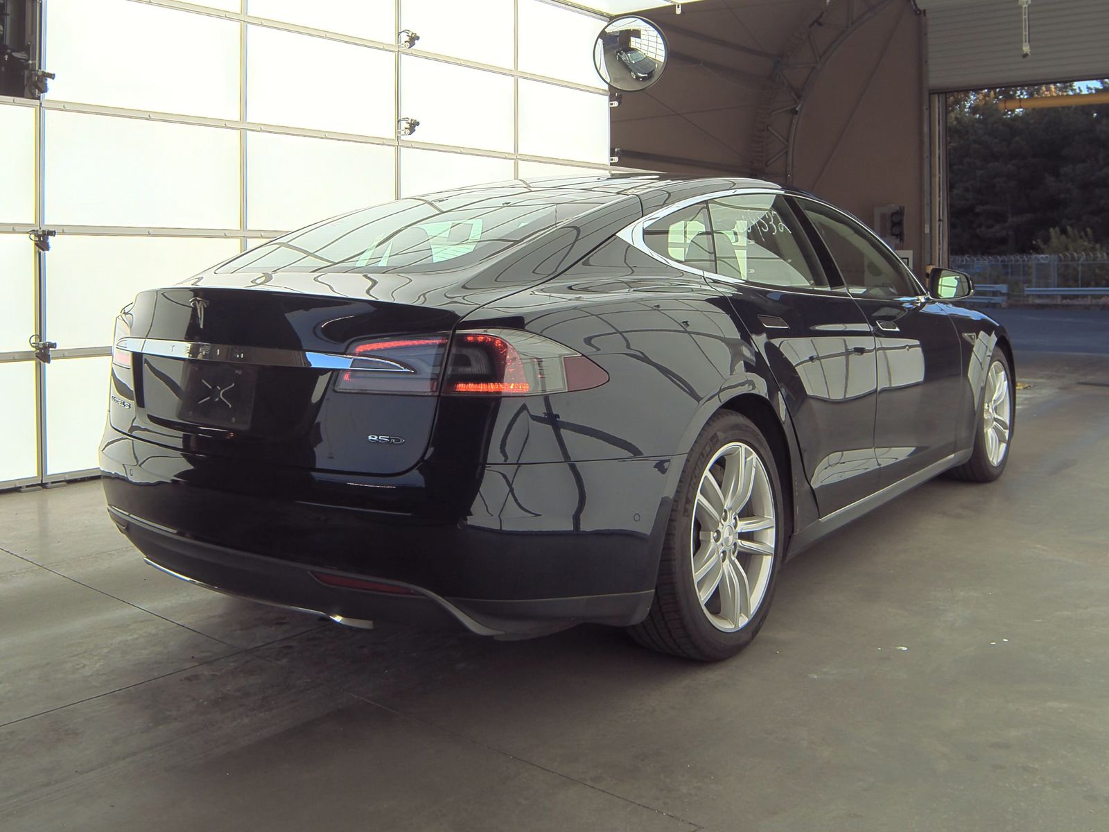 2015 Tesla Model S 85D AWD