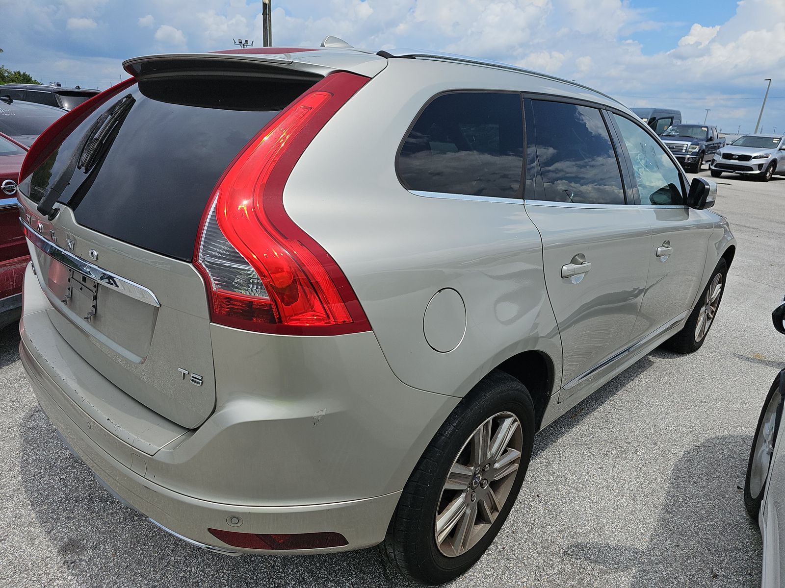 2017 Volvo XC60 T5 Inscription FWD