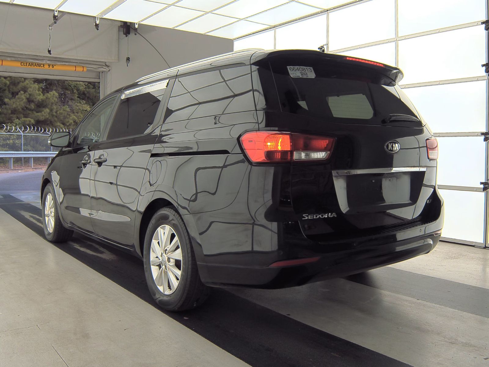 2018 Kia Sedona LX FWD